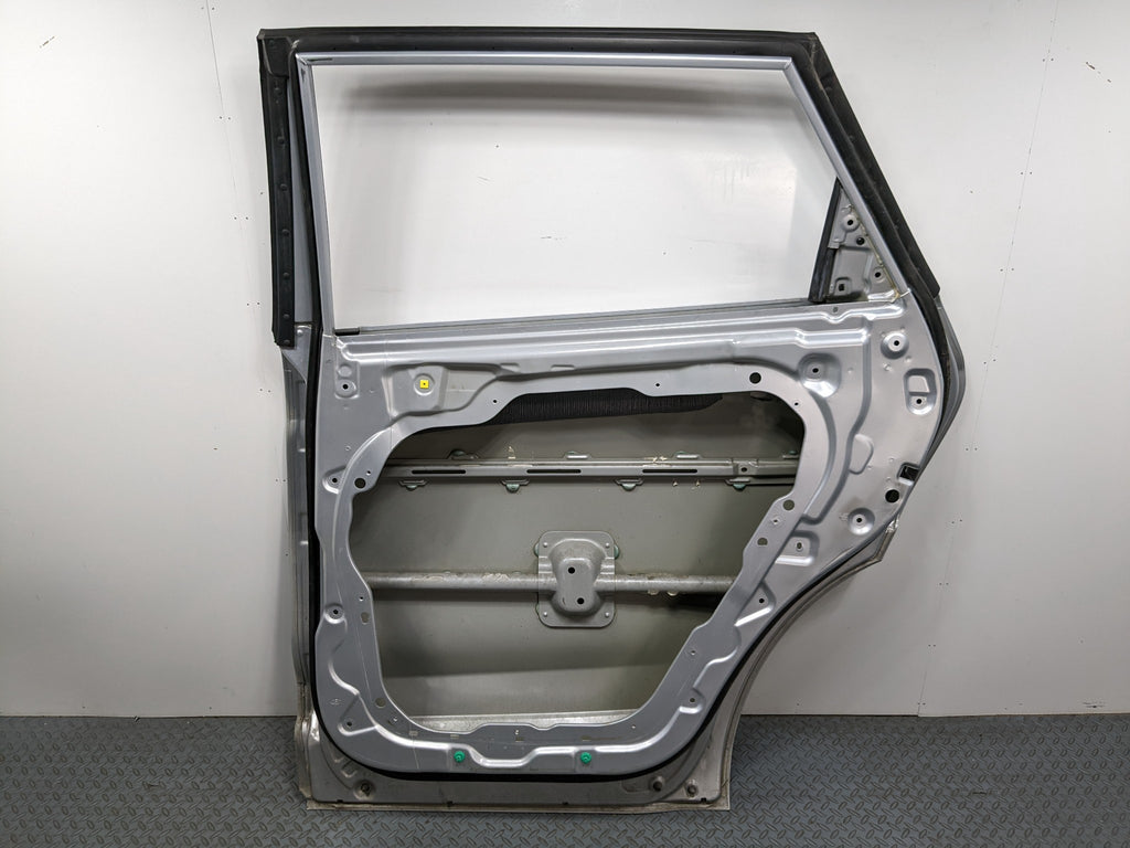 2013 - 2016 HYUNDAI SANTA FE OEM DOOR SHELL PANEL CIRCUIT SILVER REAR RIGHT SIDE