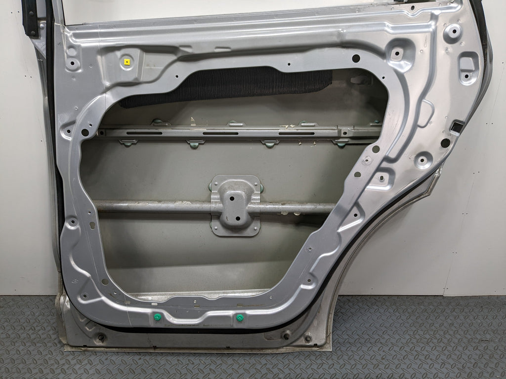 2013 - 2016 HYUNDAI SANTA FE OEM DOOR SHELL PANEL CIRCUIT SILVER REAR RIGHT SIDE