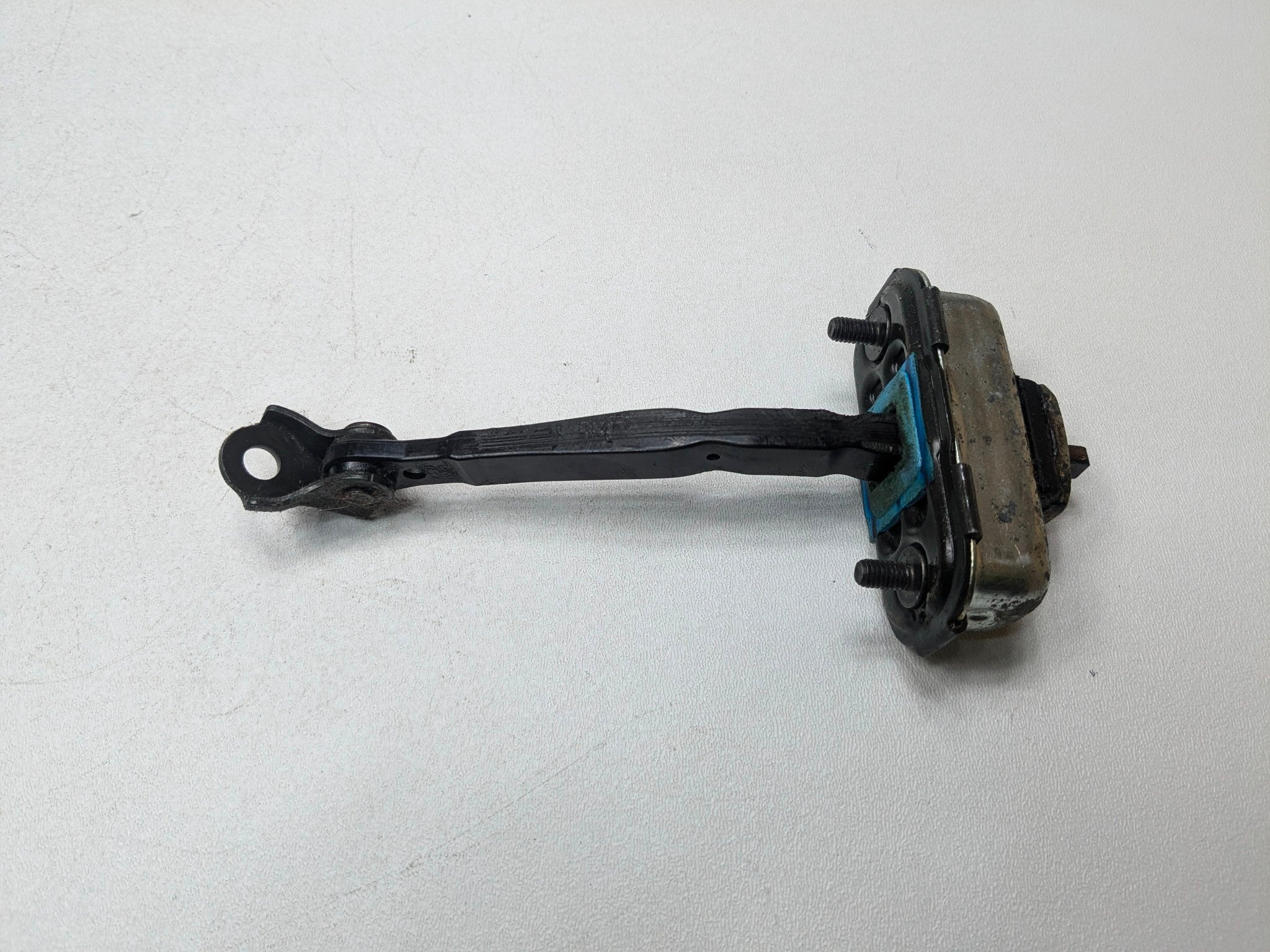 2013 - 2016 HYUNDAI SANTA FE OEM DOOR CHECK STOPPER FRONT RIGHT PASSENGER SIDE