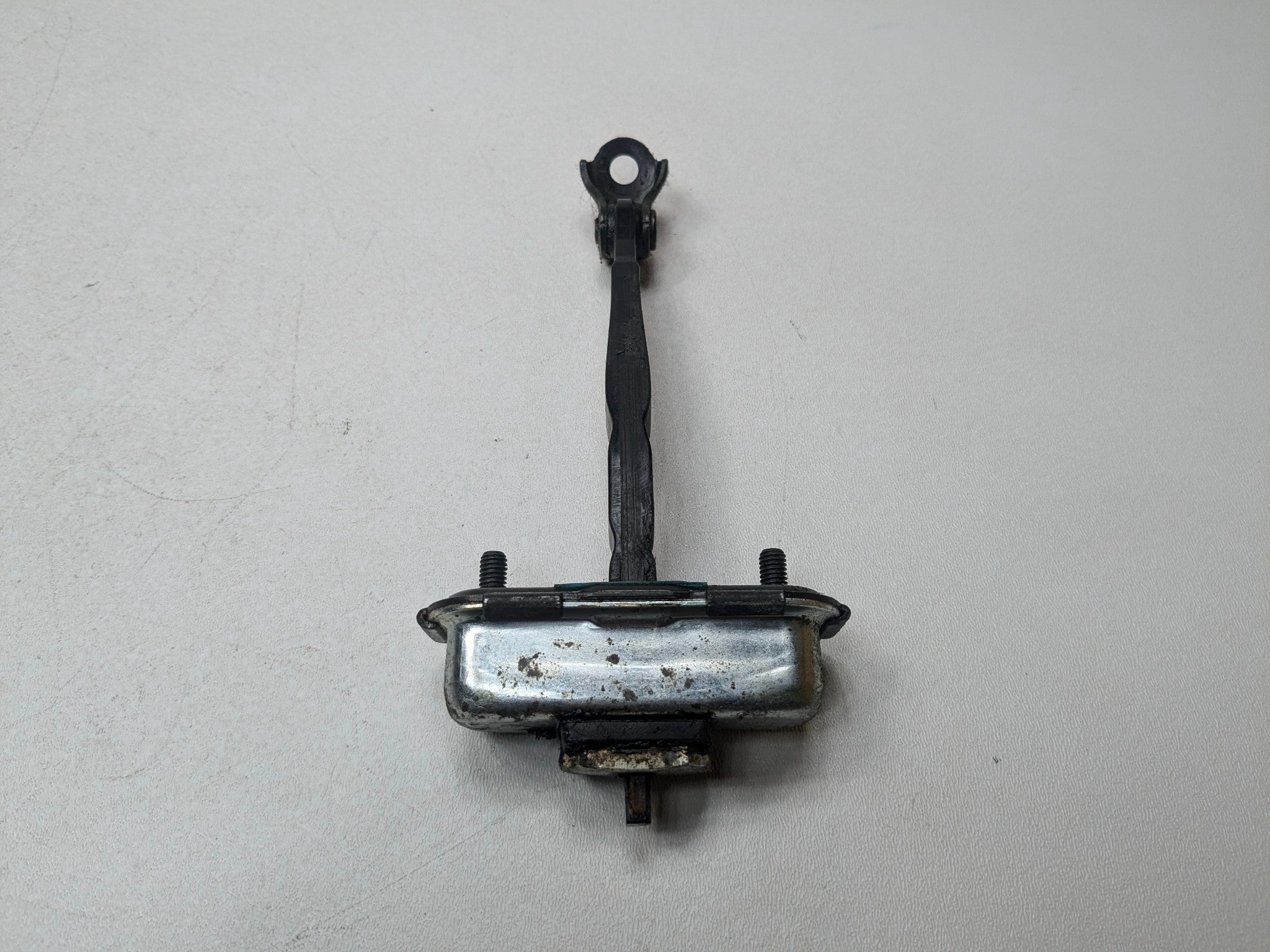 2013 - 2016 HYUNDAI SANTA FE OEM DOOR CHECK STOPPER FRONT RIGHT PASSENGER SIDE