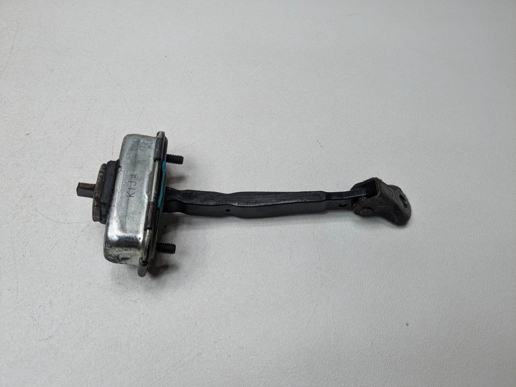 2013 - 2016 HYUNDAI SANTA FE OEM DOOR CHECK STOPPER FRONT RIGHT PASSENGER SIDE