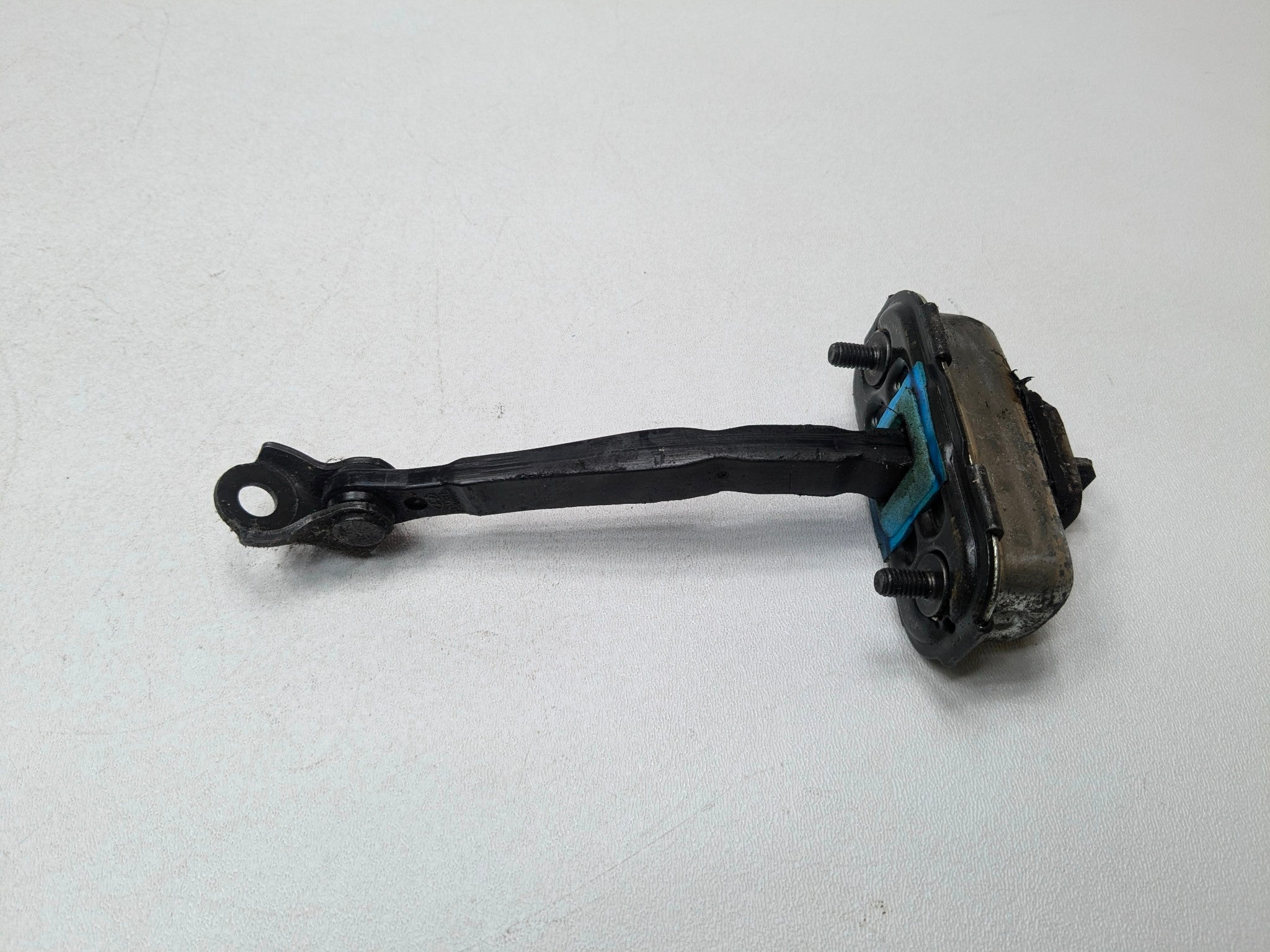 2013 - 2016 HYUNDAI SANTA FE OEM DOOR CHECK STOPPER FRONT LEFT DRIVER SIDE