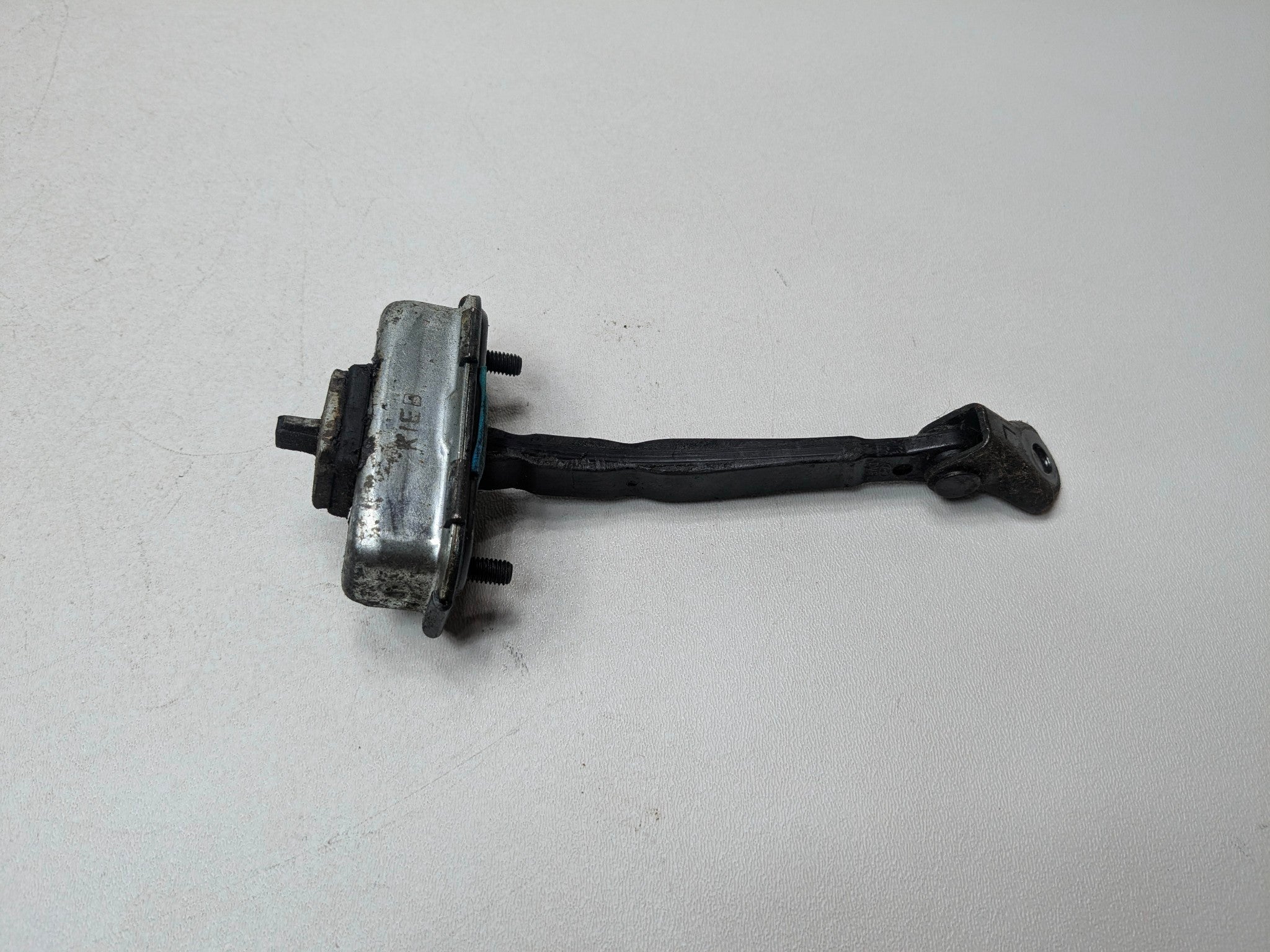 2013 - 2016 HYUNDAI SANTA FE OEM DOOR CHECK STOPPER FRONT LEFT DRIVER SIDE