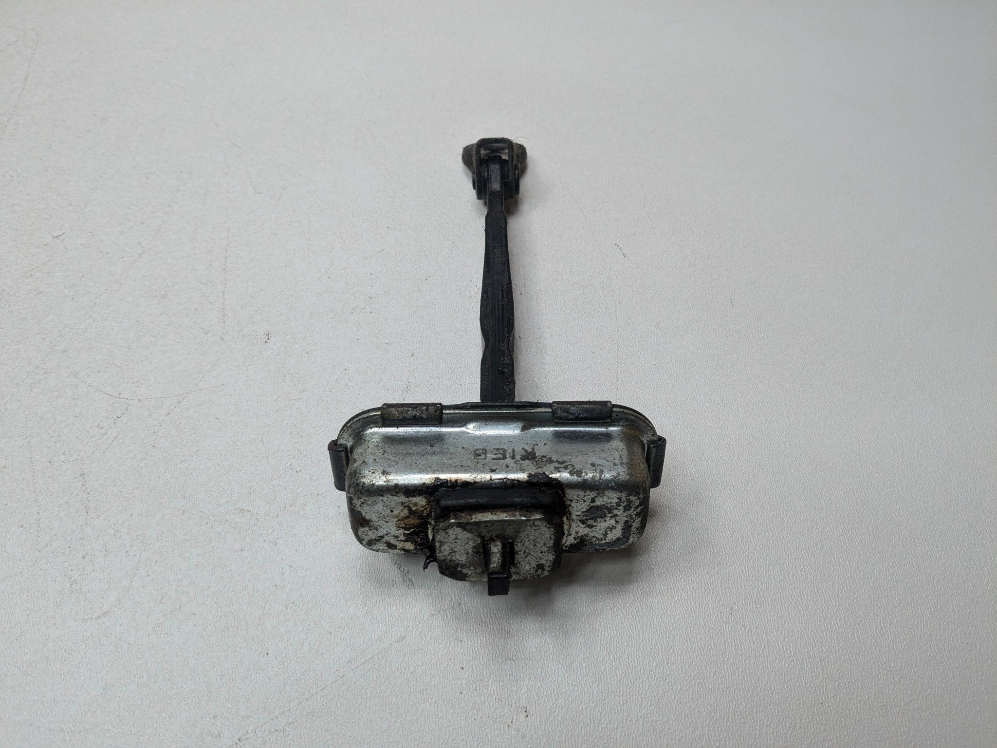 2013 - 2016 HYUNDAI SANTA FE OEM DOOR CHECK STOPPER FRONT LEFT DRIVER SIDE
