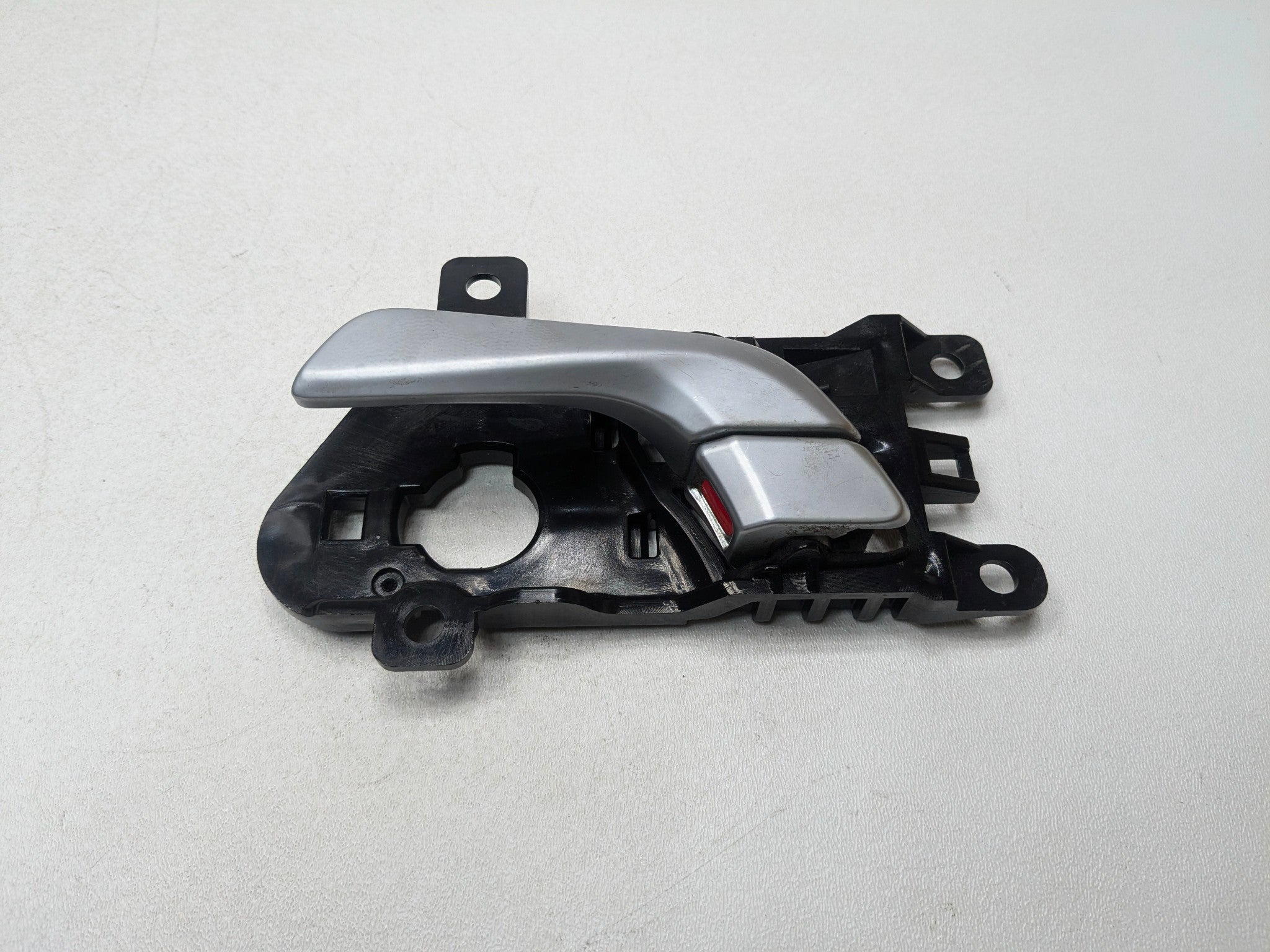 2013 - 2016 HYUNDAI SANTA FE OEM INTERIOR DOOR HANDLE FRONT LEFT DRIVER SIDE