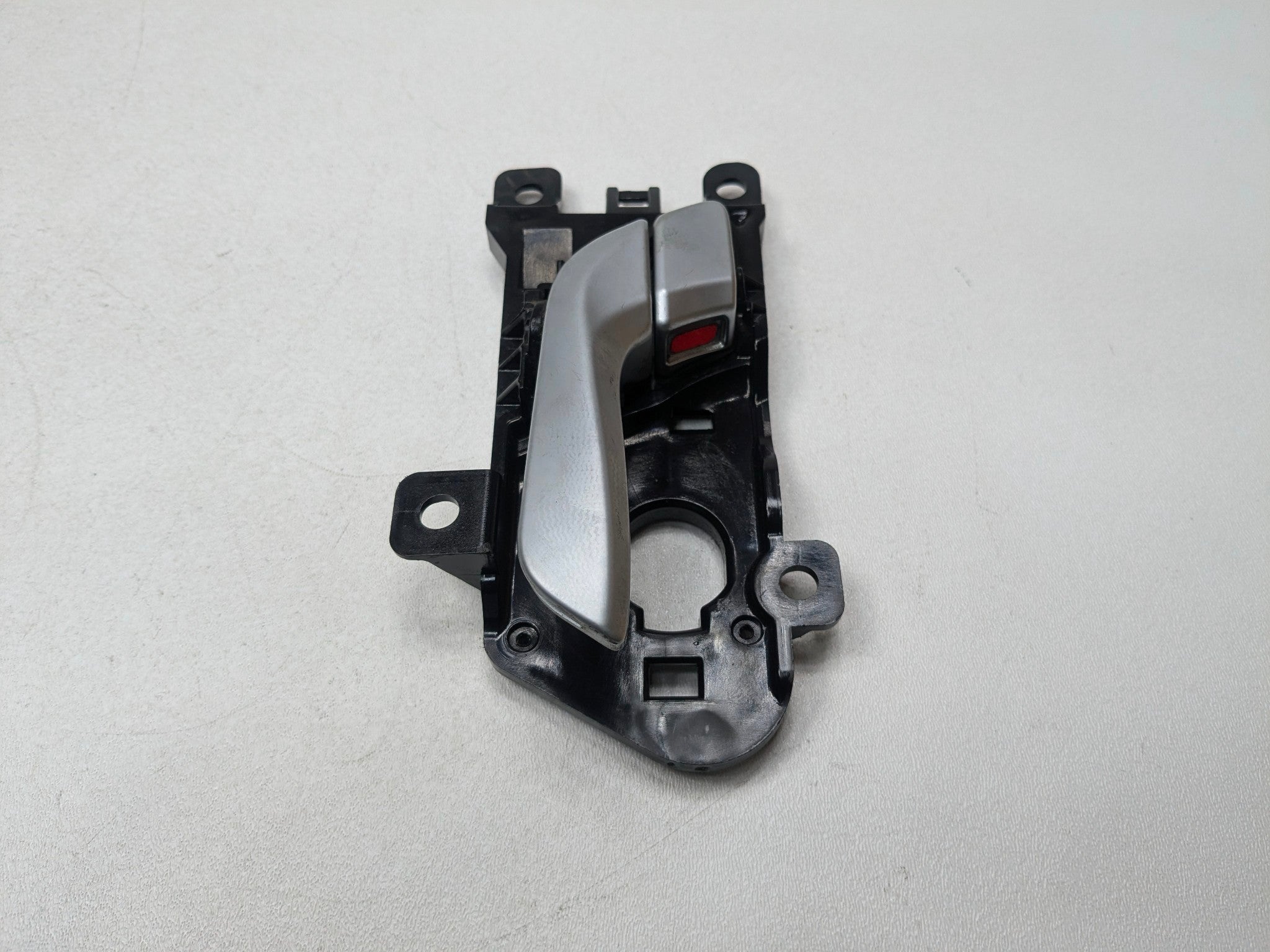 2013 - 2016 HYUNDAI SANTA FE OEM INTERIOR DOOR HANDLE FRONT LEFT DRIVER SIDE