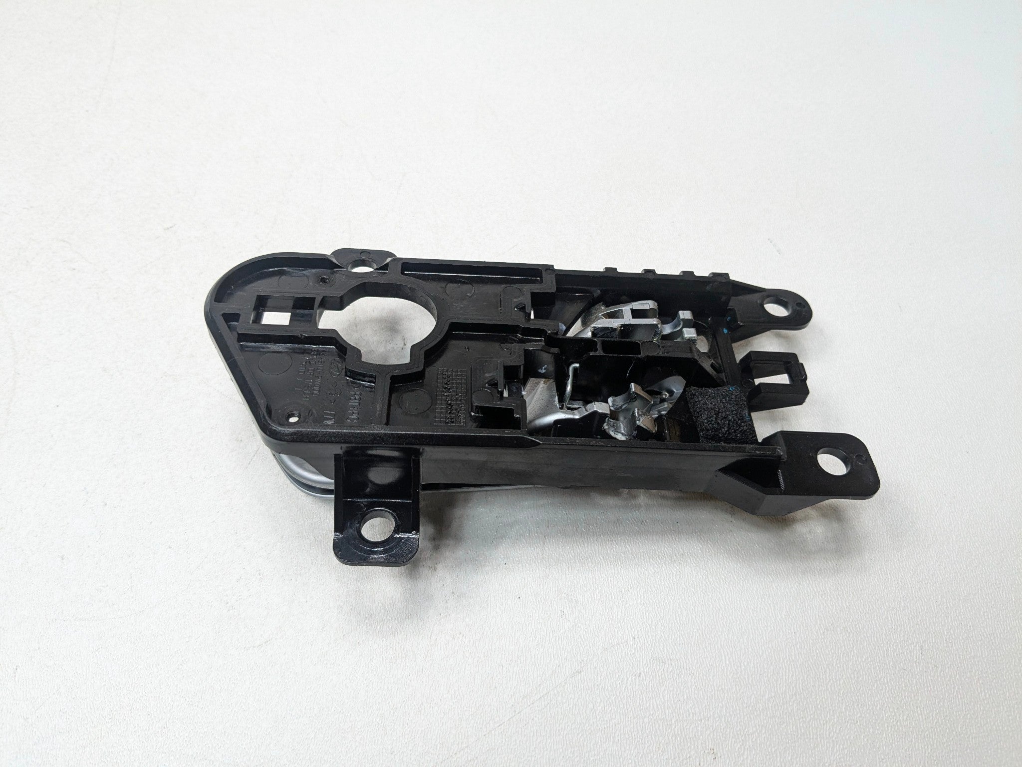 2013 - 2016 HYUNDAI SANTA FE OEM INTERIOR DOOR HANDLE FRONT LEFT DRIVER SIDE