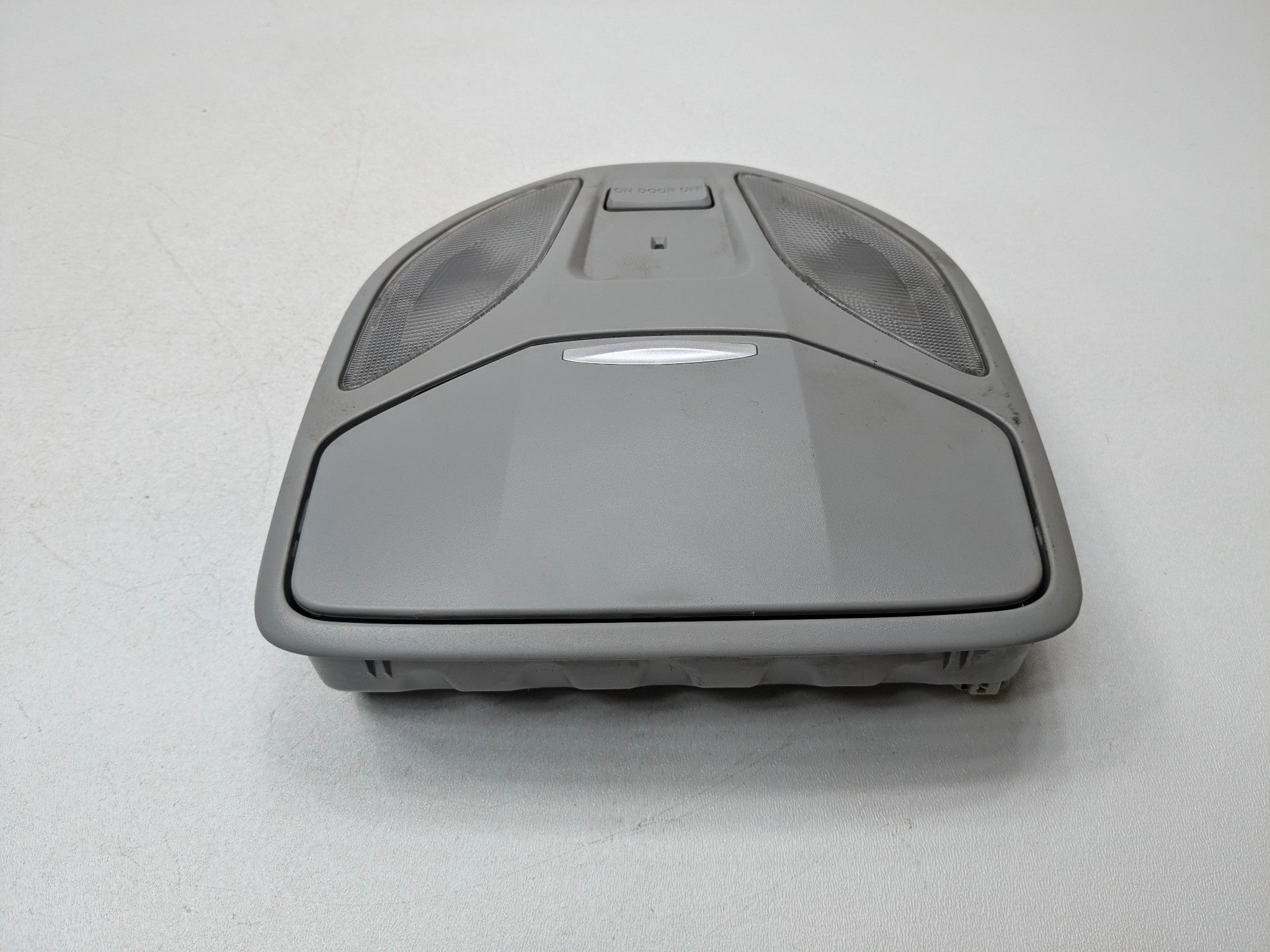 2013 - 2016 HYUNDAI SANTA FE OEM OVERHEAD CONSOLE GRAY MAP DOME LIGHT LAMP FRONT