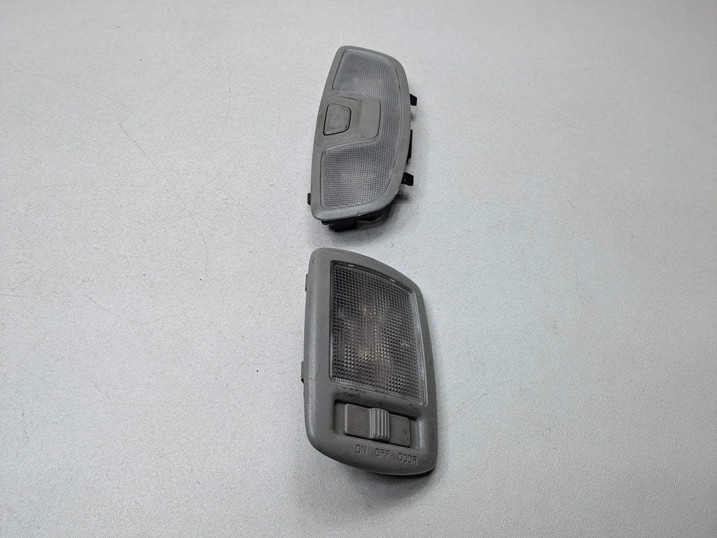 13 - 16 HYUNDAI SANTA FE OEM OVERHEAD HEADLINER DOME LIGHT REAR AND CENTER GRAY