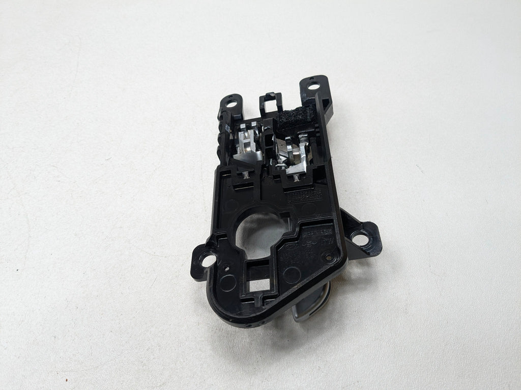 2013 - 2016 HYUNDAI SANTA FE OEM INTERIOR DOOR HANDLE REAR LEFT DRIVER SIDE