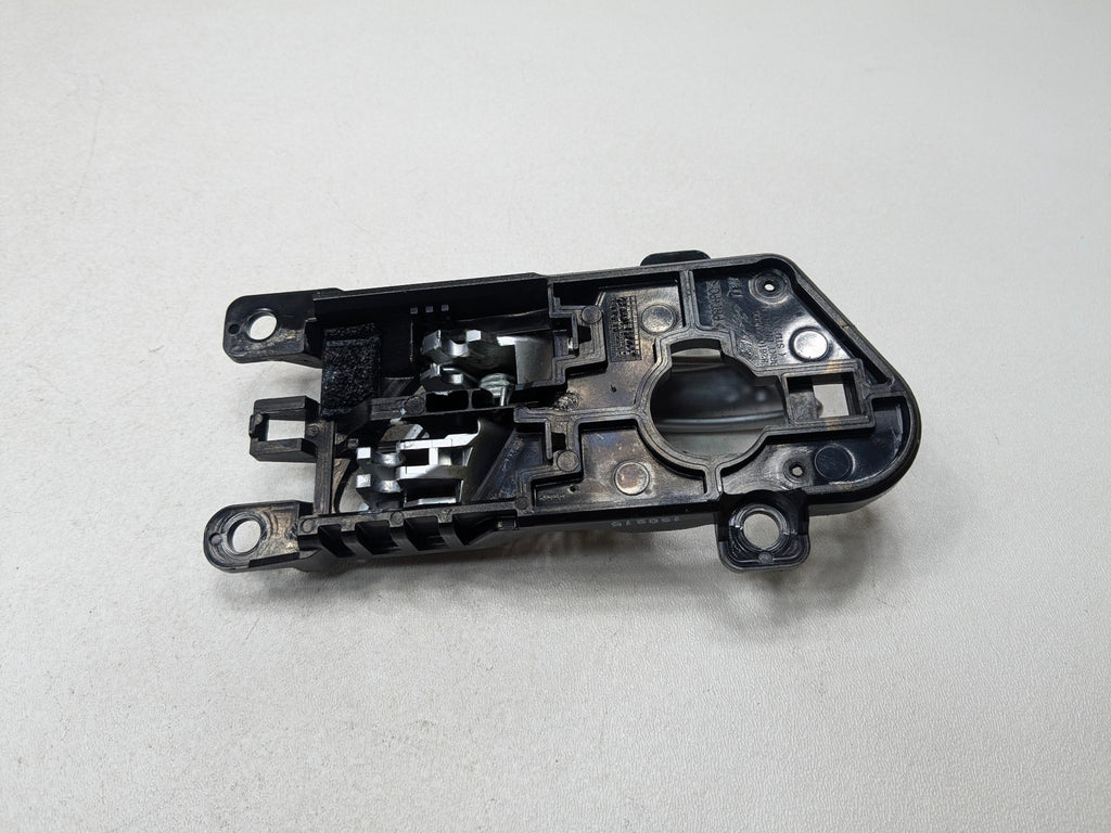 2013 - 2016 HYUNDAI SANTA FE OEM INTERIOR DOOR HANDLE REAR LEFT DRIVER SIDE