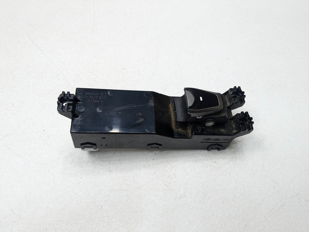 13-16 HYUNDAI SANTA FE OEM DOOR WINDOW CONTROL SWITCH REAR RIGHT PASSENGER SIDE