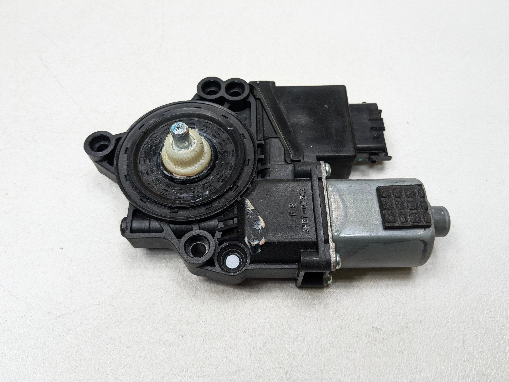 2013 - 2016 HYUNDAI SANTA FE OEM POWER WINDOW MOTOR FRONT RIGHT PASSENGER SIDE