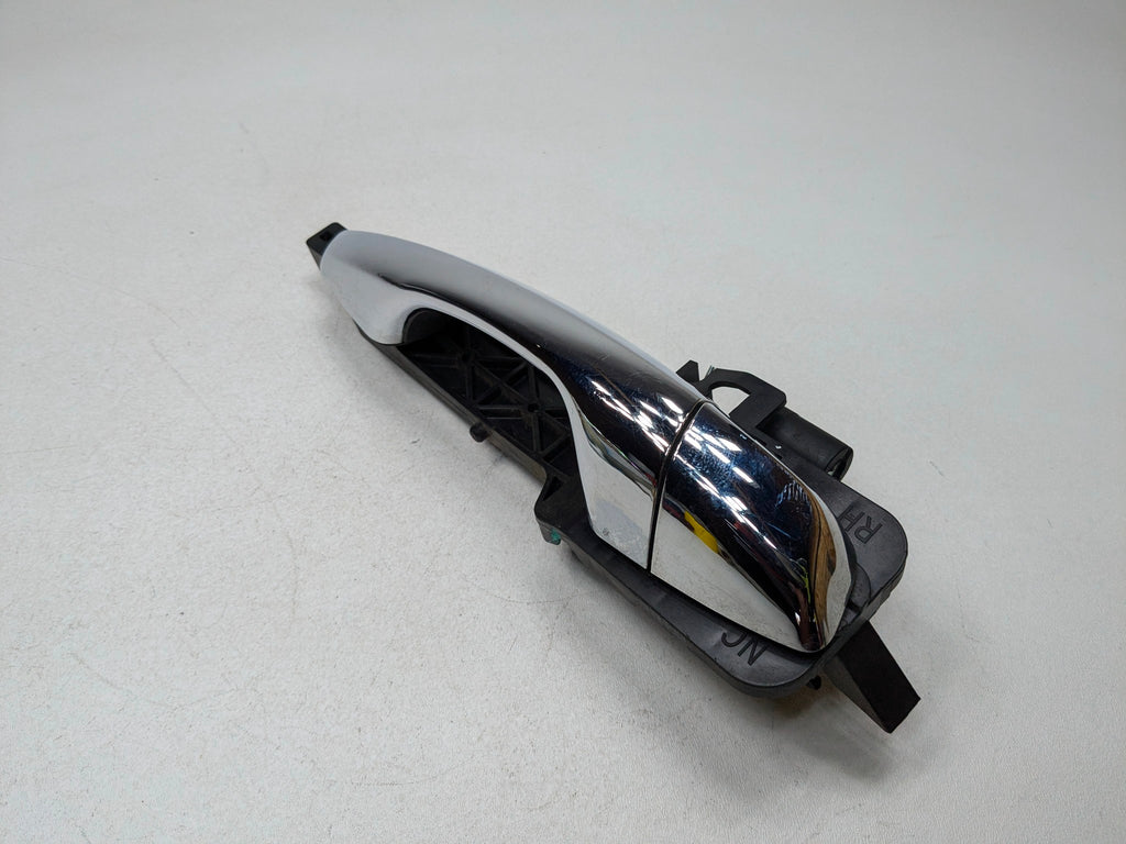 2013 - 2016 HYUNDAI SANTA FE OEM EXTERIOR DOOR HANDLE REAR RIGHT PASSENGER SIDE
