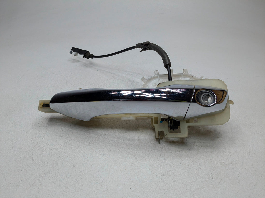 2013 - 2016 HYUNDAI SANTA FE OEM EXTERIOR DOOR HANDLE FRONT LEFT DRIVER SIDE