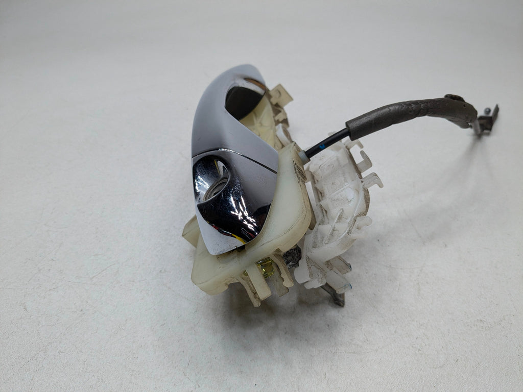 2013 - 2016 HYUNDAI SANTA FE OEM EXTERIOR DOOR HANDLE FRONT LEFT DRIVER SIDE