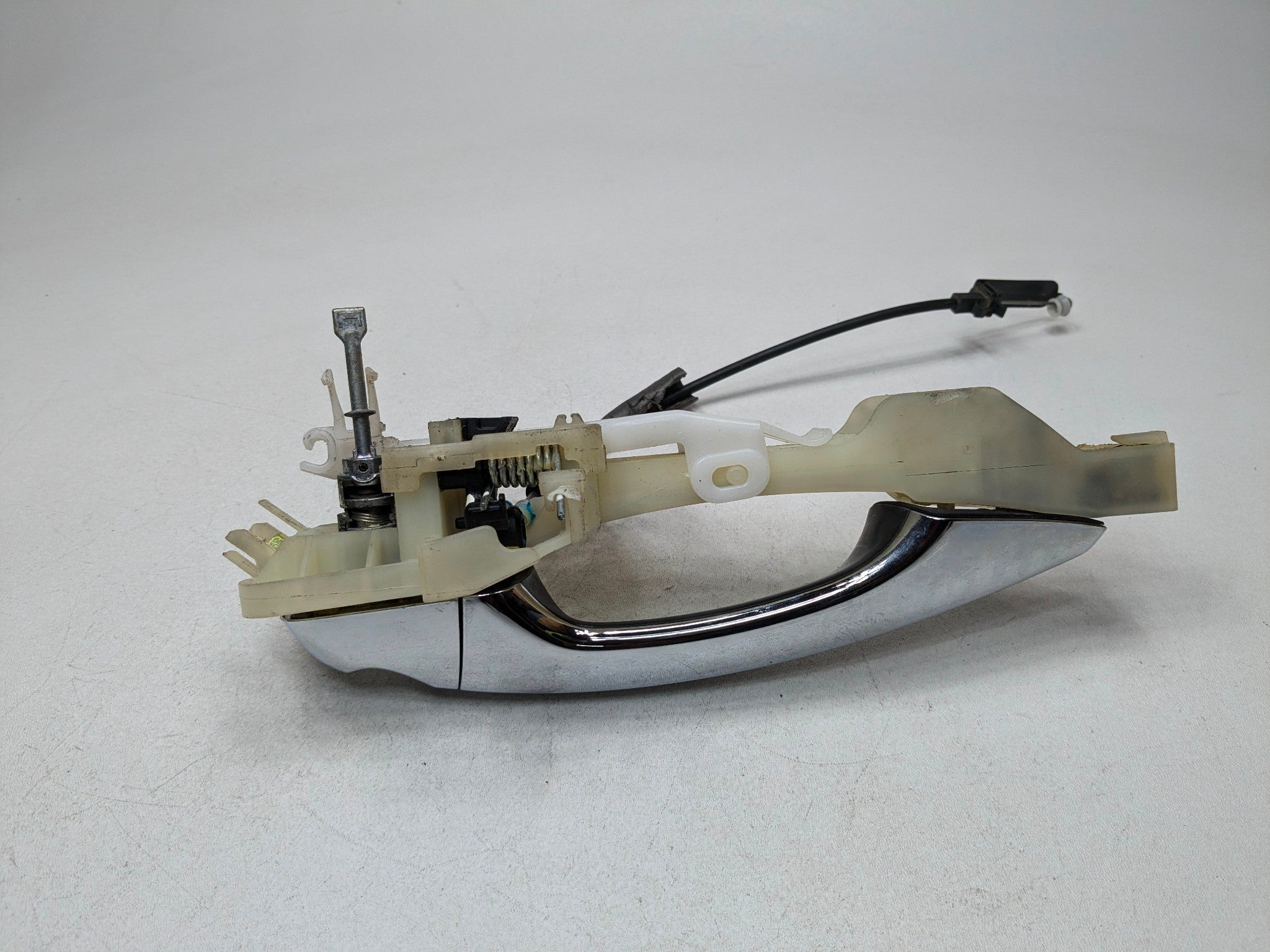 2013 - 2016 HYUNDAI SANTA FE OEM EXTERIOR DOOR HANDLE FRONT LEFT DRIVER SIDE