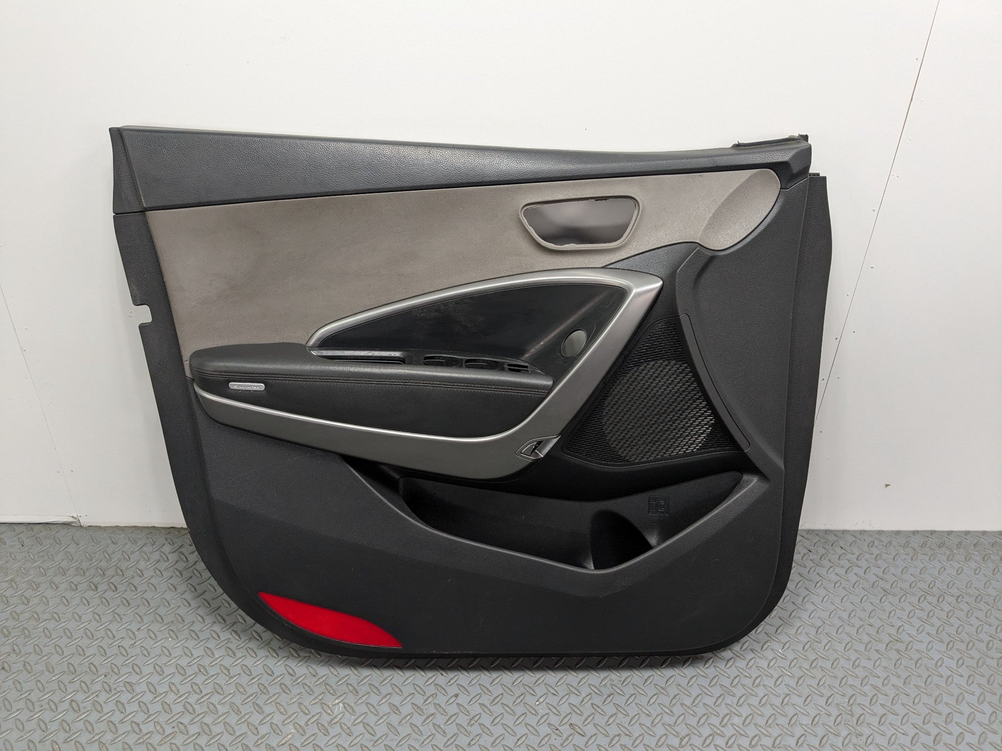 2013 - 2016 HYUNDAI SANTA FE OEM INTERIOR DOOR TRIM PANEL FRONT LEFT DRIVER SIDE