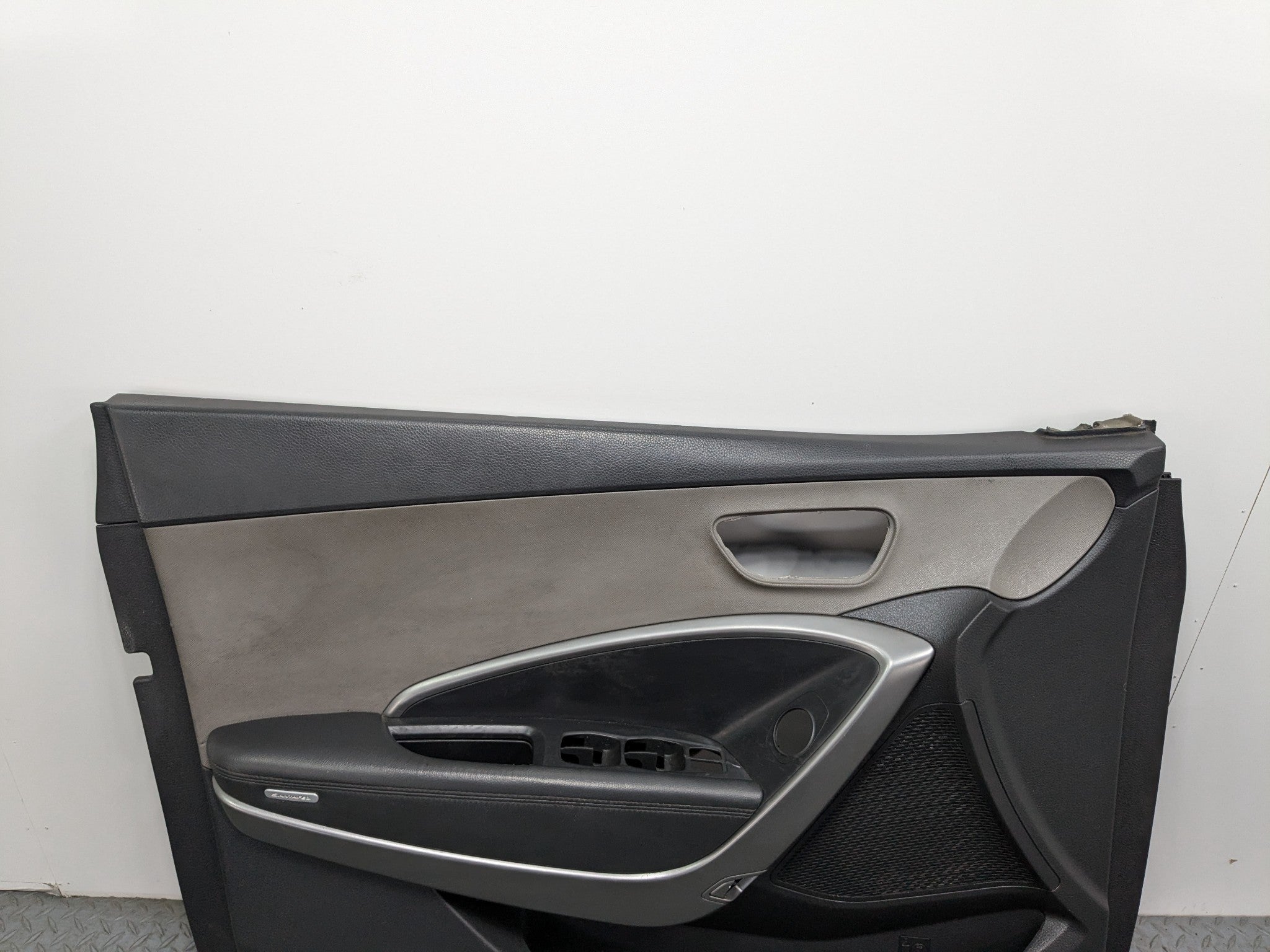 2013 - 2016 HYUNDAI SANTA FE OEM INTERIOR DOOR TRIM PANEL FRONT LEFT DRIVER SIDE