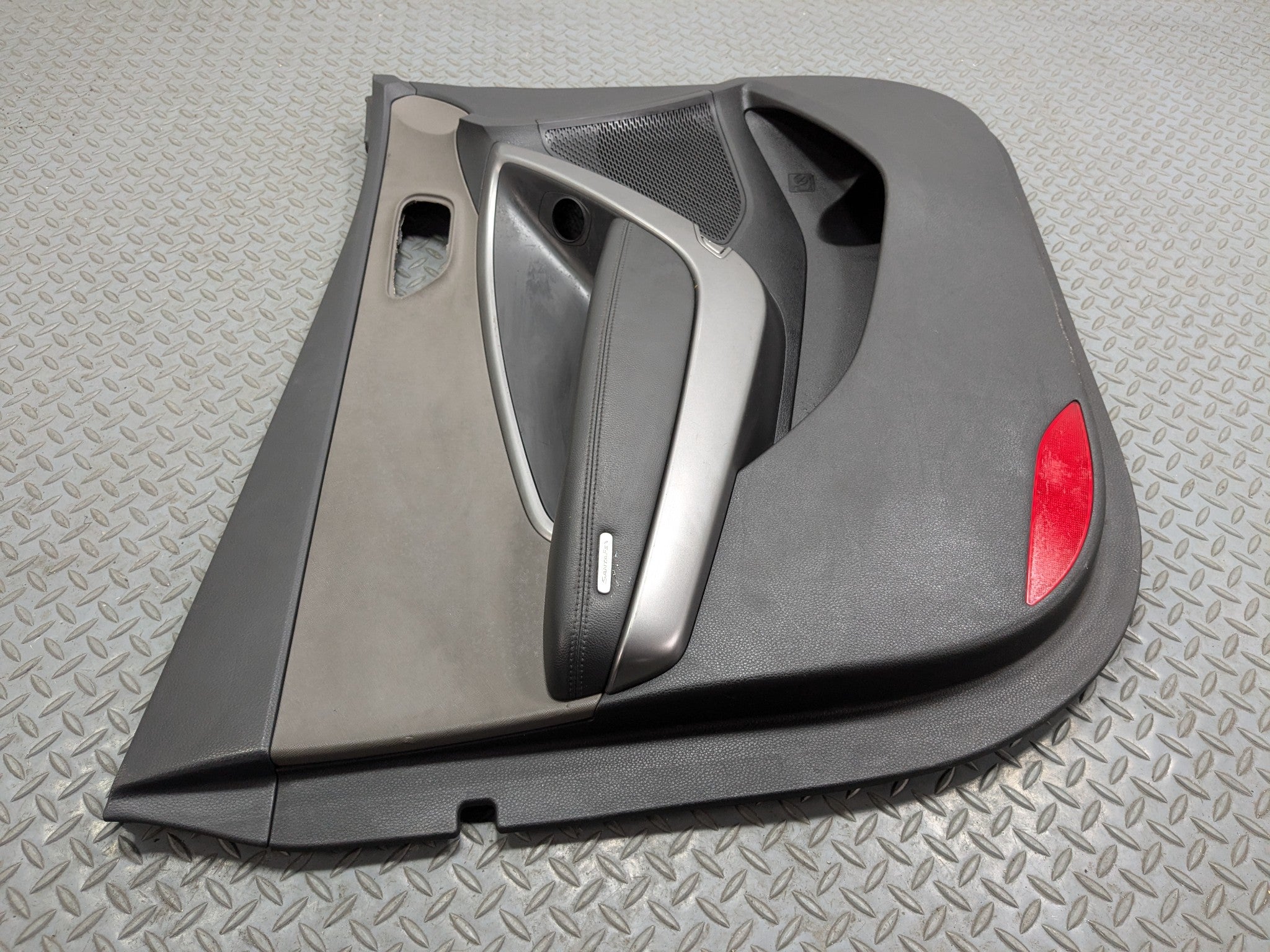 2013 - 2016 HYUNDAI SANTA FE OEM INTERIOR DOOR TRIM PANEL FRONT LEFT DRIVER SIDE