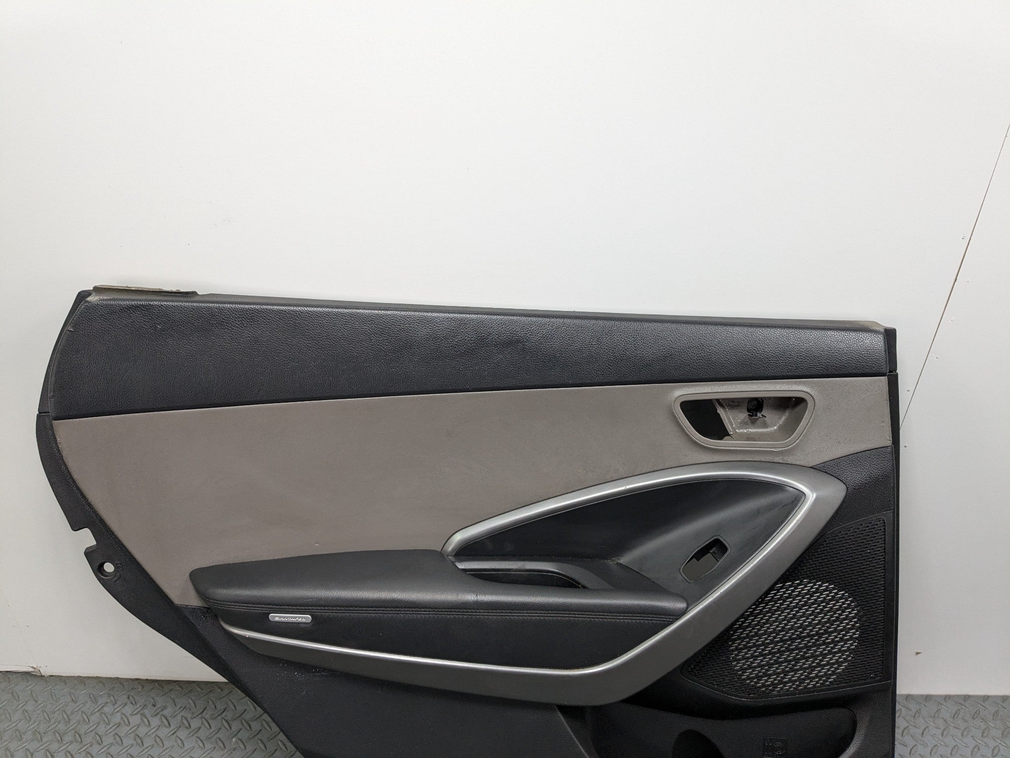 2013 - 2016 HYUNDAI SANTA FE OEM INTERIOR DOOR TRIM PANEL REAR LEFT DRIVER SIDE