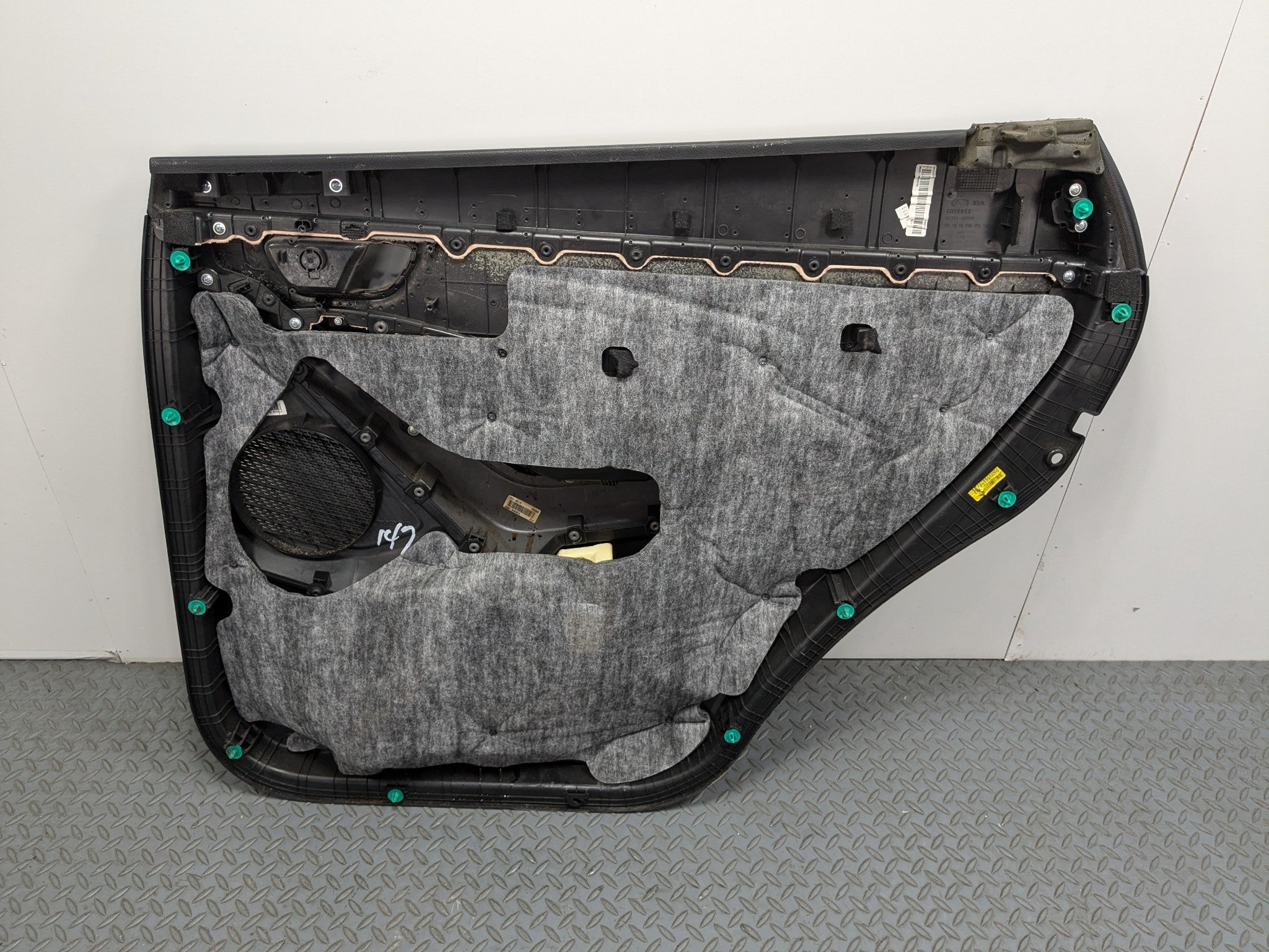 2013 - 2016 HYUNDAI SANTA FE OEM INTERIOR DOOR TRIM PANEL REAR LEFT DRIVER SIDE