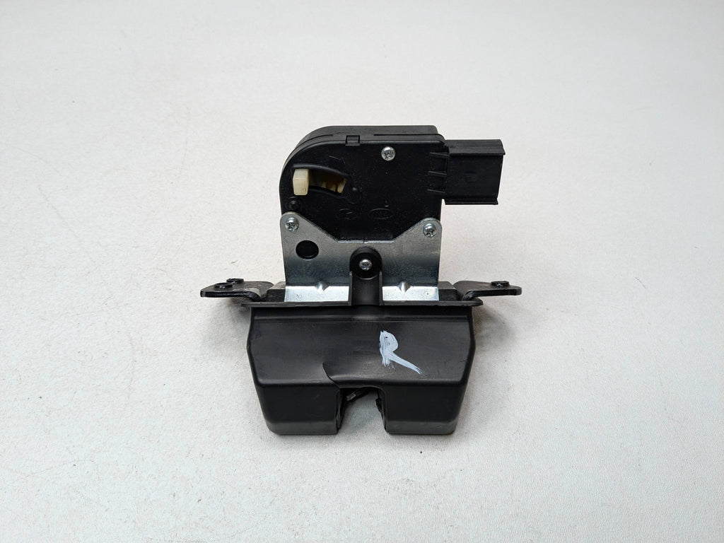 2013 - 2016 HYUNDAI SANTA FE OEM TRUNK LID LATCH LOCK RELEASE ACTUATOR REAR