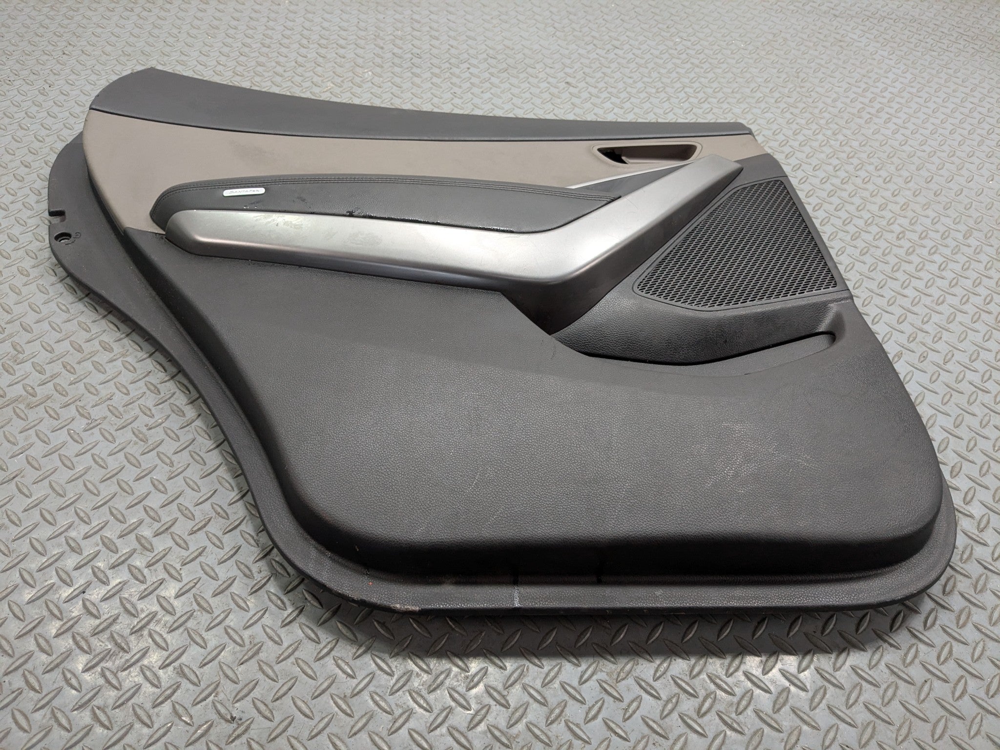 2013 - 2016 HYUNDAI SANTA FE OEM INTERIOR DOOR TRIM PANEL REAR LEFT DRIVER SIDE