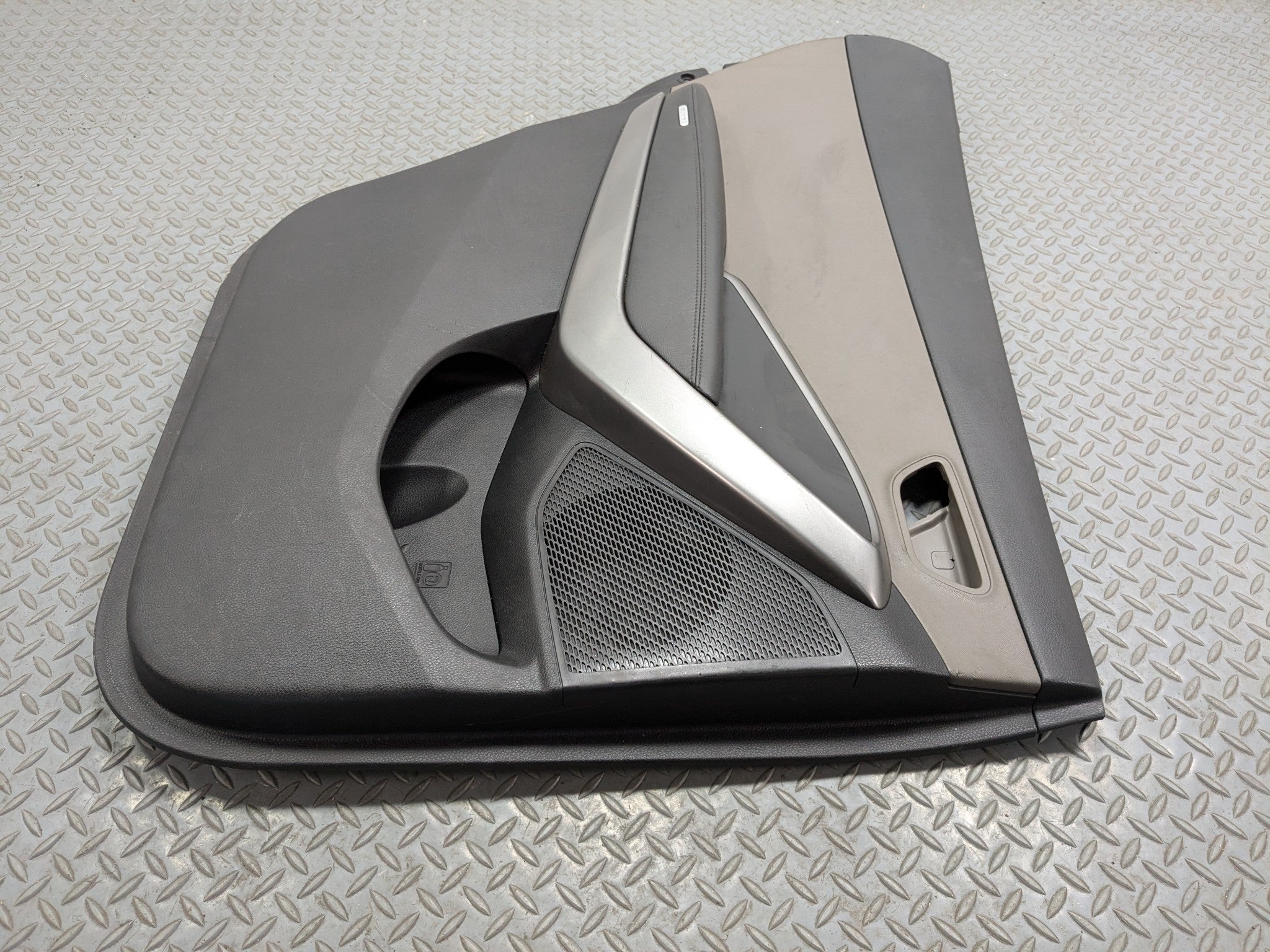 2013 - 2016 HYUNDAI SANTA FE OEM INTERIOR DOOR TRIM PANEL REAR LEFT DRIVER SIDE