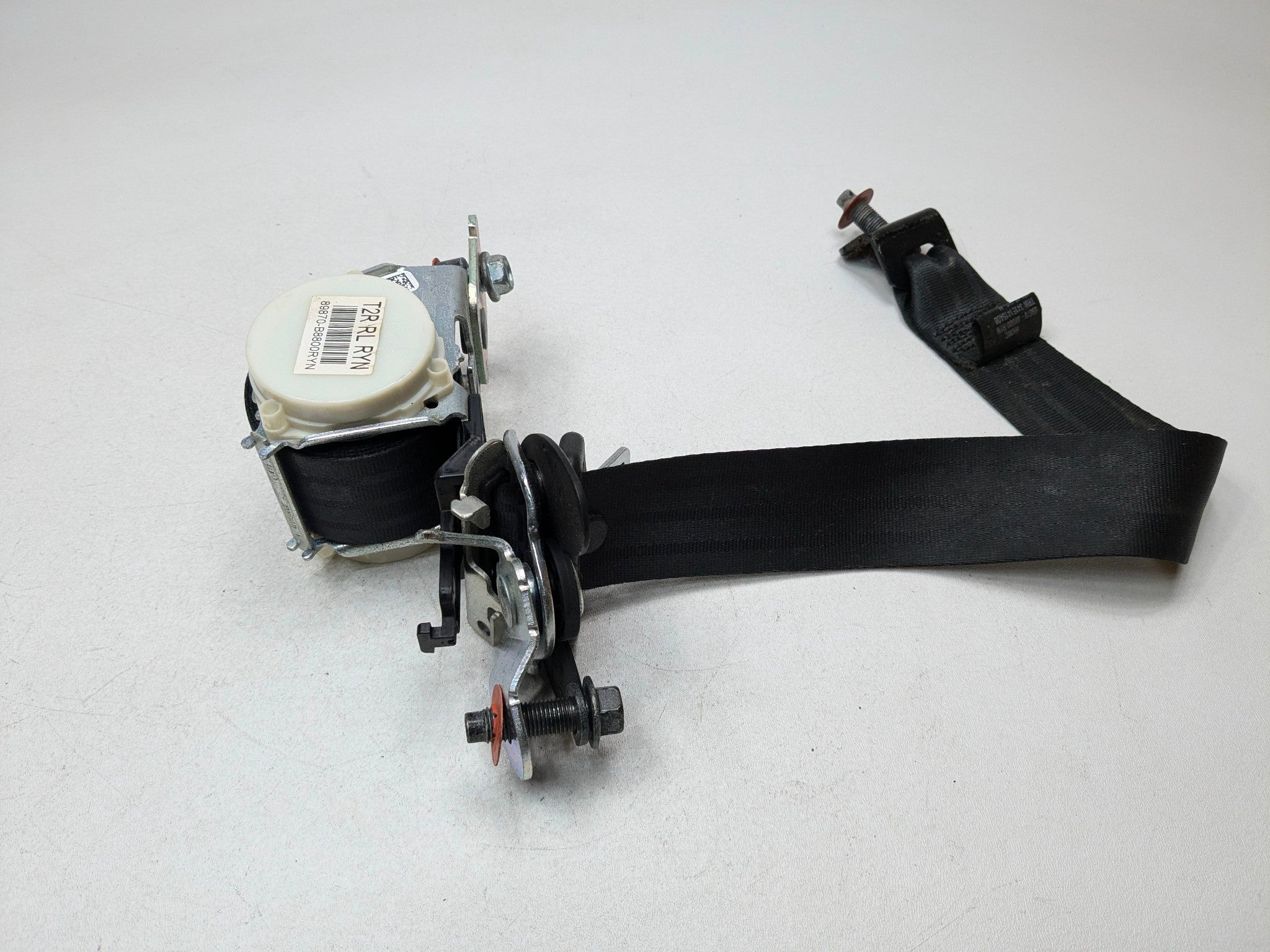 2013 - 2016 HYUNDAI SANTA FE OEM REAR 3RD ROW LEFT SEAT BELT SEATBELT RETRACTOR