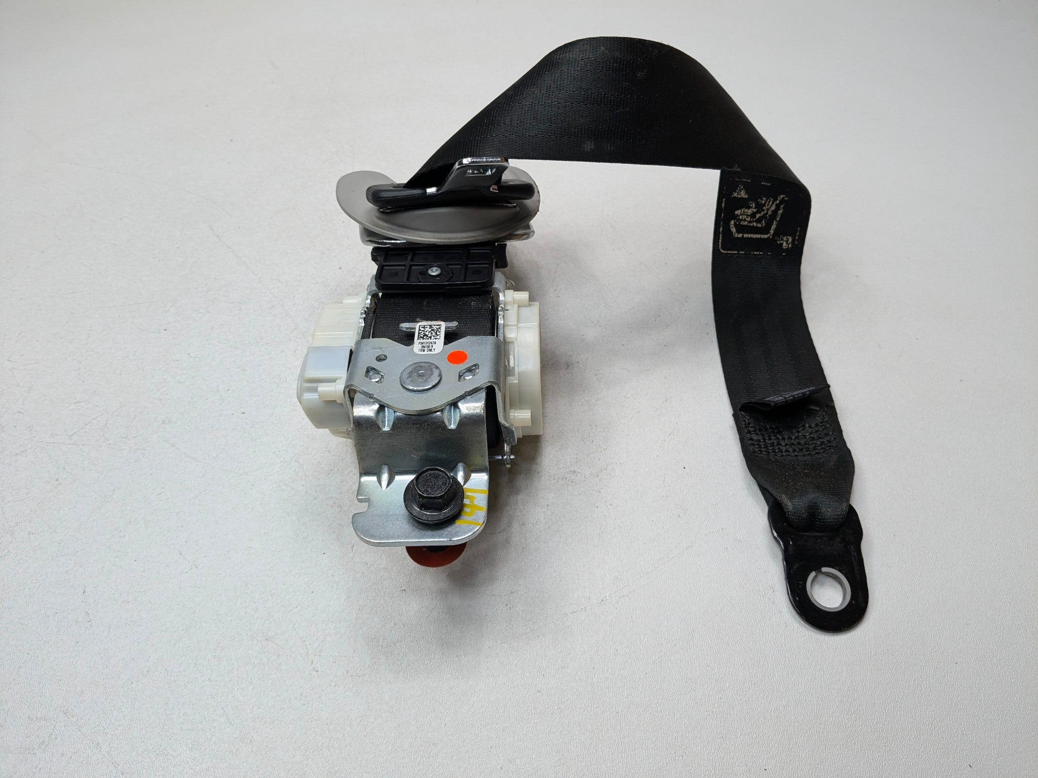 2013 - 2016 HYUNDAI SANTA FE OEM REAR RIGHT SEAT BELT SEATBELT RETRACTOR BLACK
