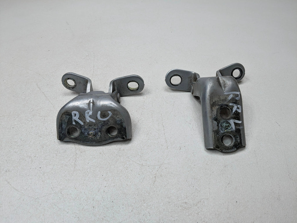 2013 - 2016 HYUNDAI SANTA FE OEM DOOR HINGES SET REAR RIGHT UPPER AND LOWER