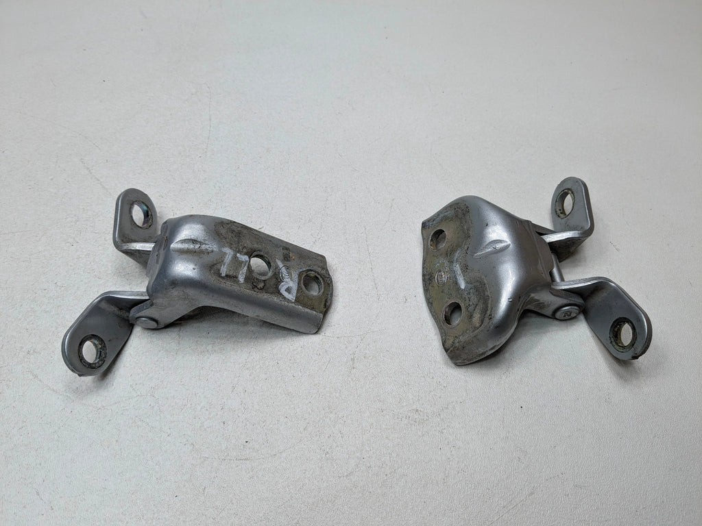 2013 - 2016 HYUNDAI SANTA FE OEM DOOR HINGES SET REAR LEFT UPPER AND LOWER
