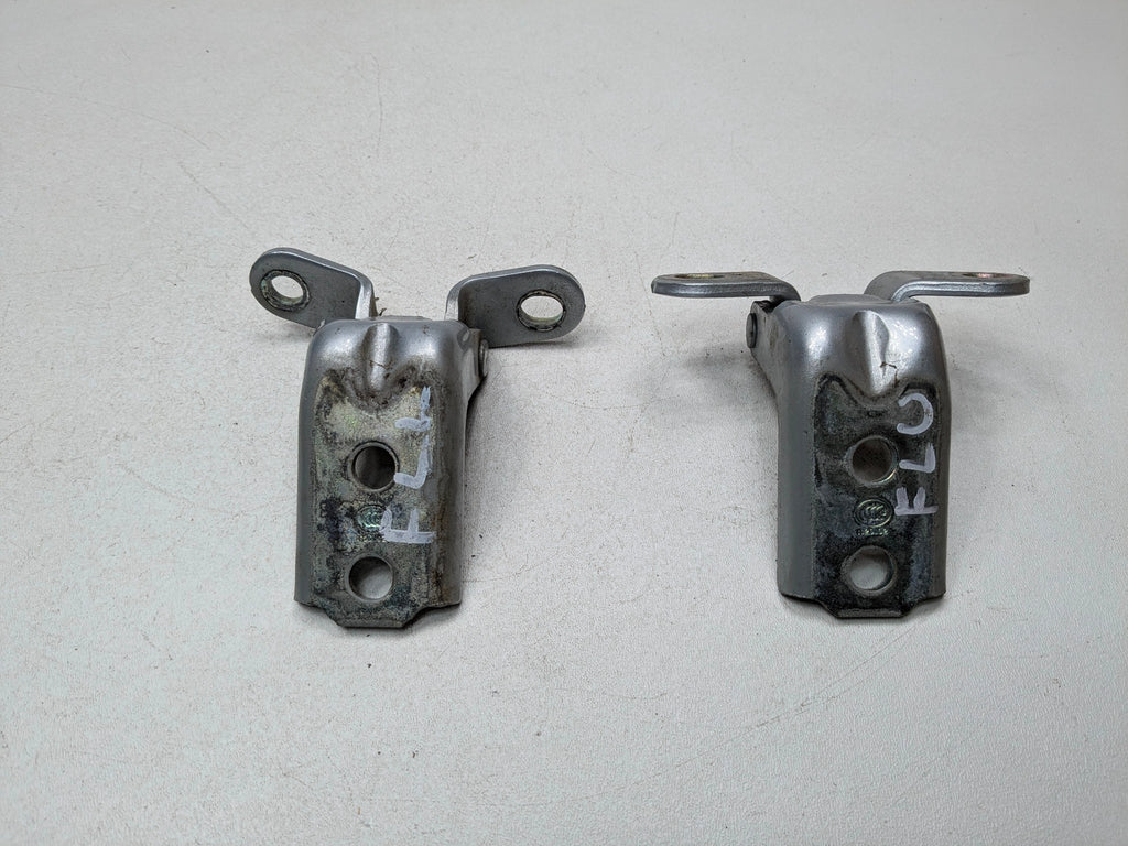 2013 - 2016 HYUNDAI SANTA FE OEM DOOR HINGES SET FRONT LEFT UPPER AND LOWER