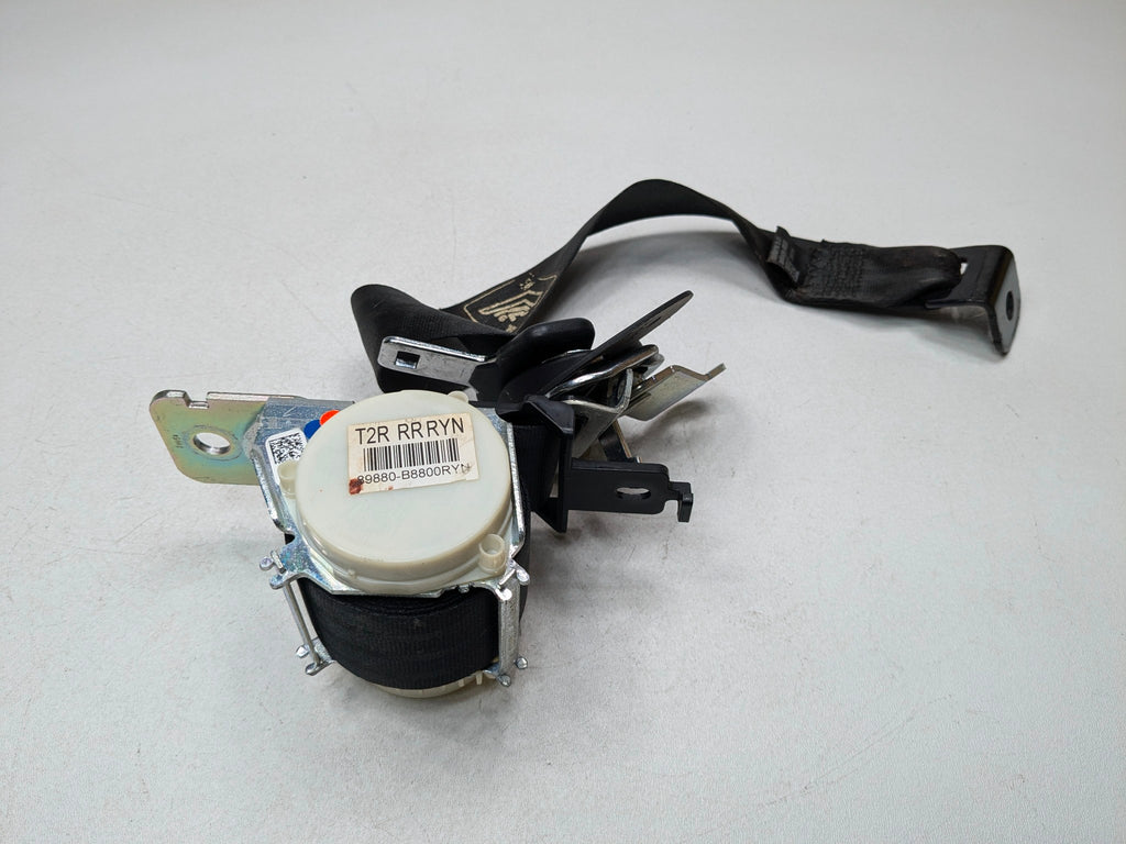 2013 - 2016 HYUNDAI SANTA FE OEM REAR 3RD ROW RIGHT SEAT BELT SEATBELT RETRACTOR