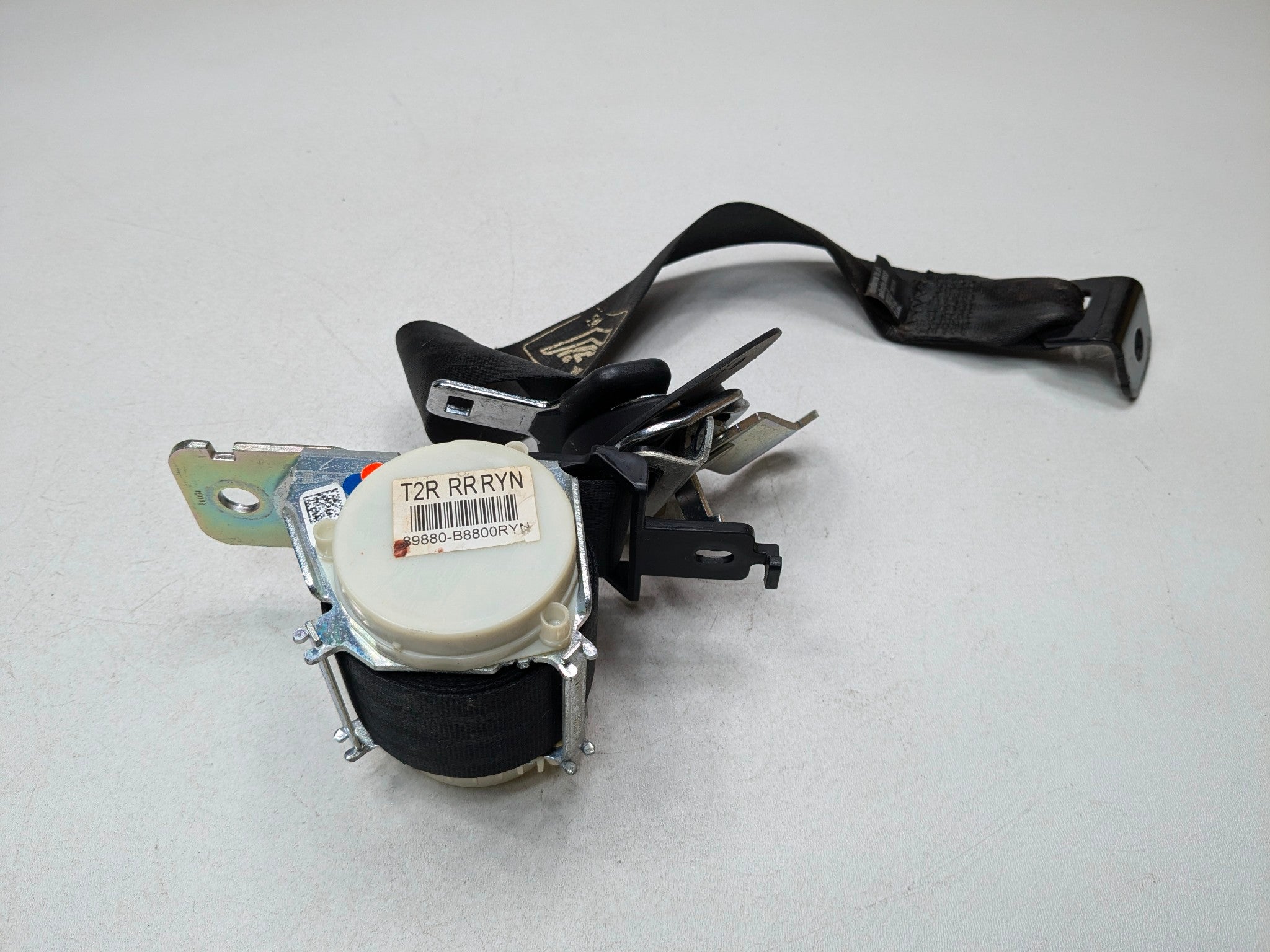 2013 - 2016 HYUNDAI SANTA FE OEM REAR 3RD ROW RIGHT SEAT BELT SEATBELT RETRACTOR