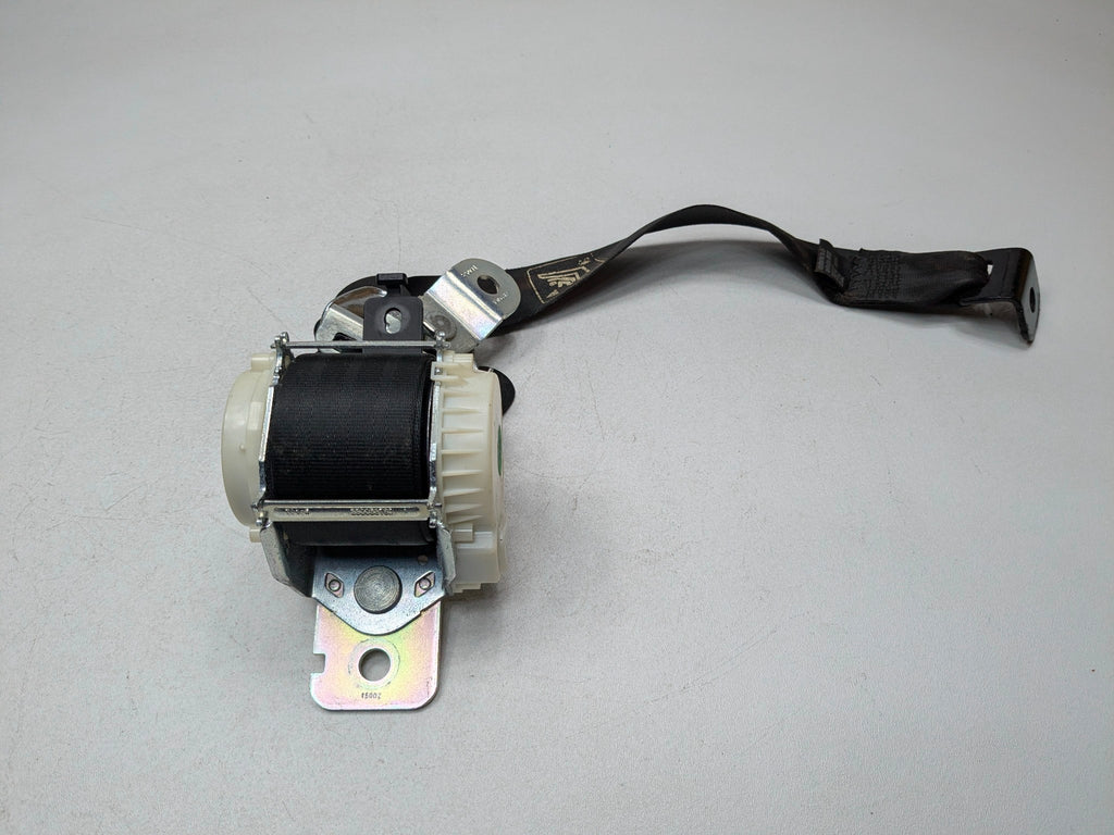 2013 - 2016 HYUNDAI SANTA FE OEM REAR 3RD ROW RIGHT SEAT BELT SEATBELT RETRACTOR