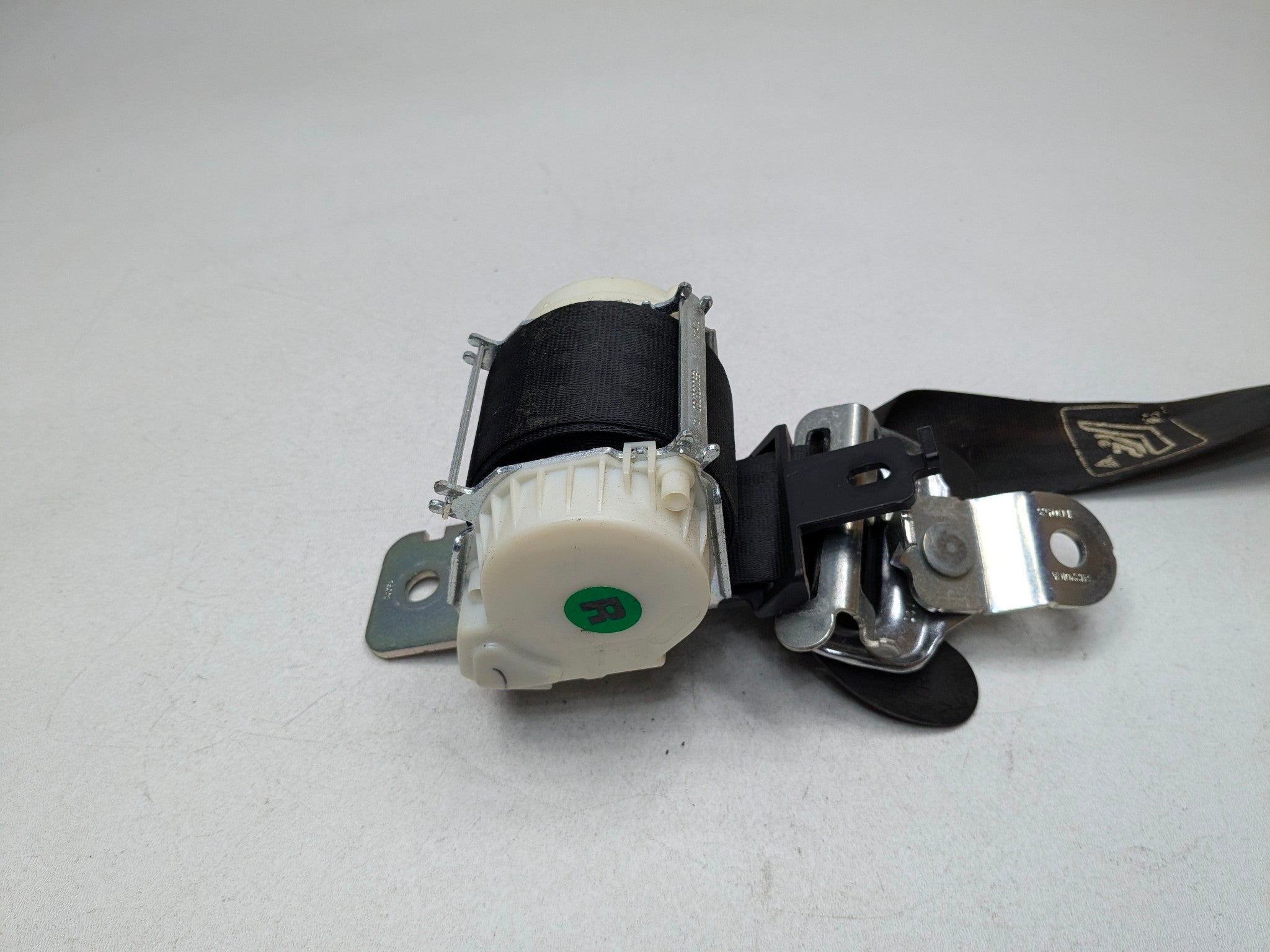 2013 - 2016 HYUNDAI SANTA FE OEM REAR 3RD ROW RIGHT SEAT BELT SEATBELT RETRACTOR