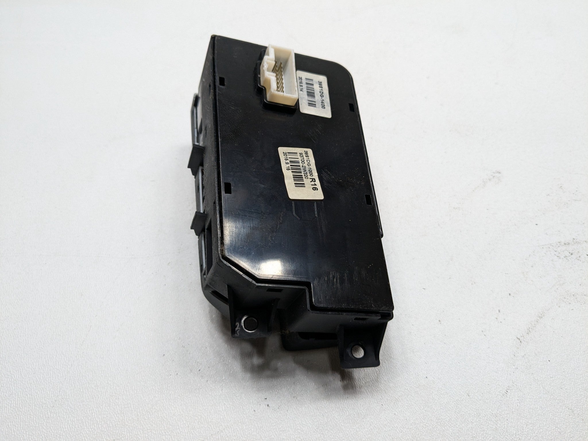 2013 - 2016 HYUNDAI SANTA FE OEM DIMMER TRACTION ECO LOCK CONTROL DASH SWITCH