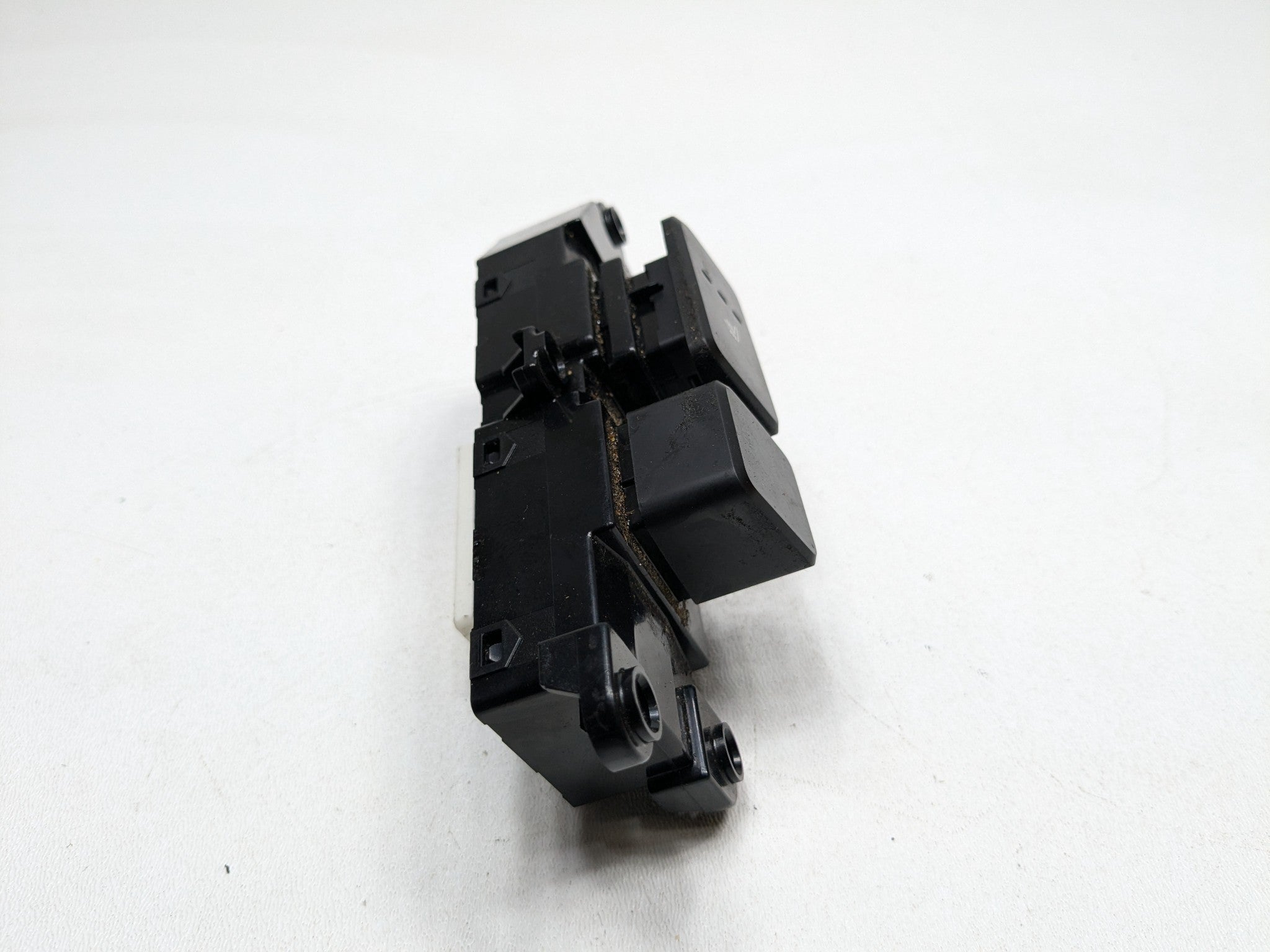 2013 - 2016 HYUNDAI SANTA FE OEM CENTER CONSOLE HEATER SWITCH FRONT LEFT SIDE