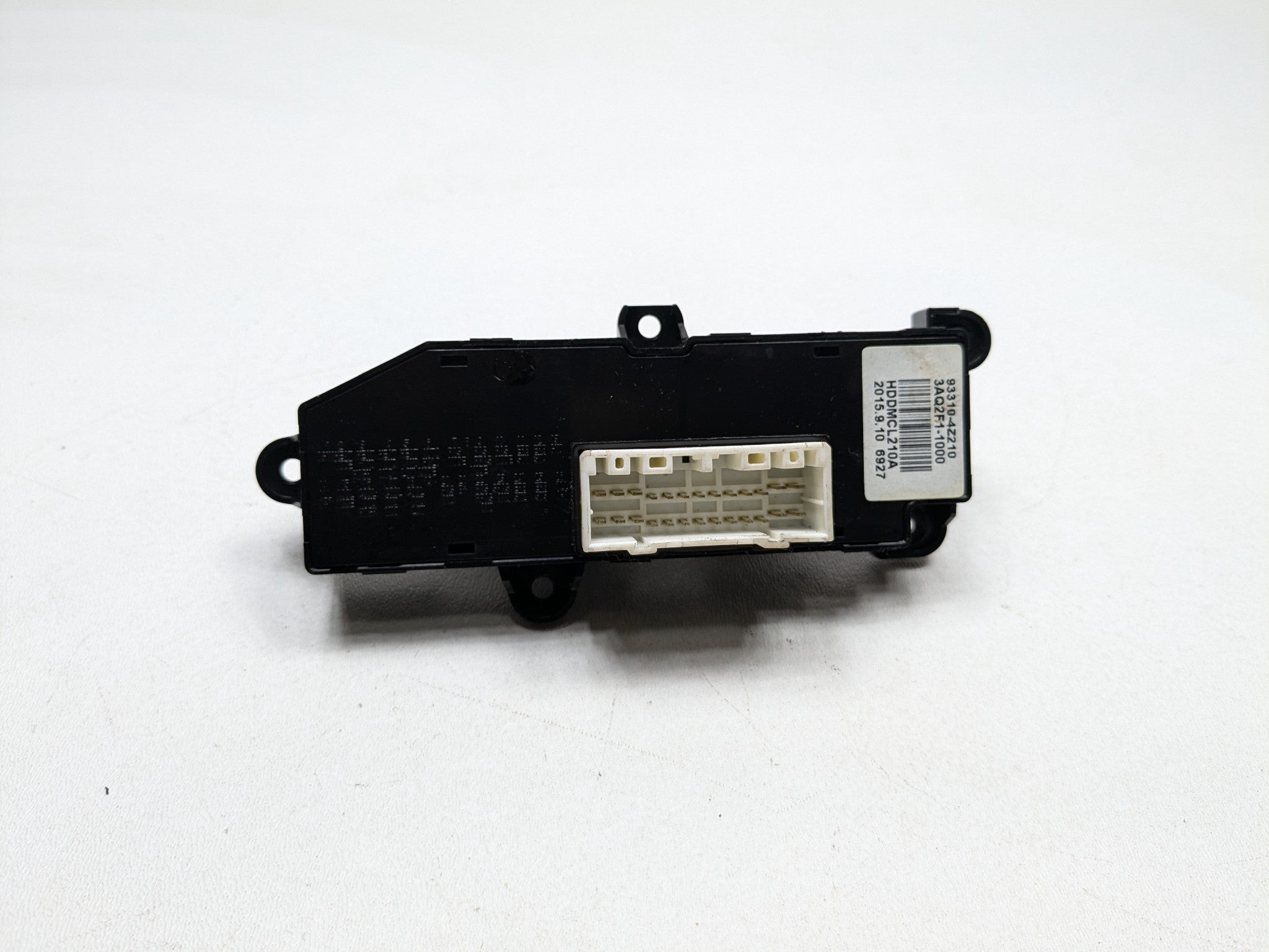 2013 - 2016 HYUNDAI SANTA FE OEM CENTER CONSOLE HEATER SWITCH FRONT LEFT SIDE