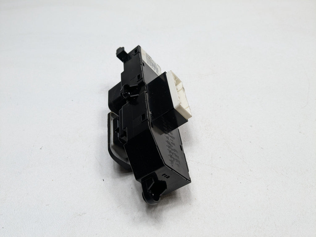 2013 - 2016 HYUNDAI SANTA FE OEM CENTER CONSOLE HEATER SWITCH FRONT LEFT SIDE