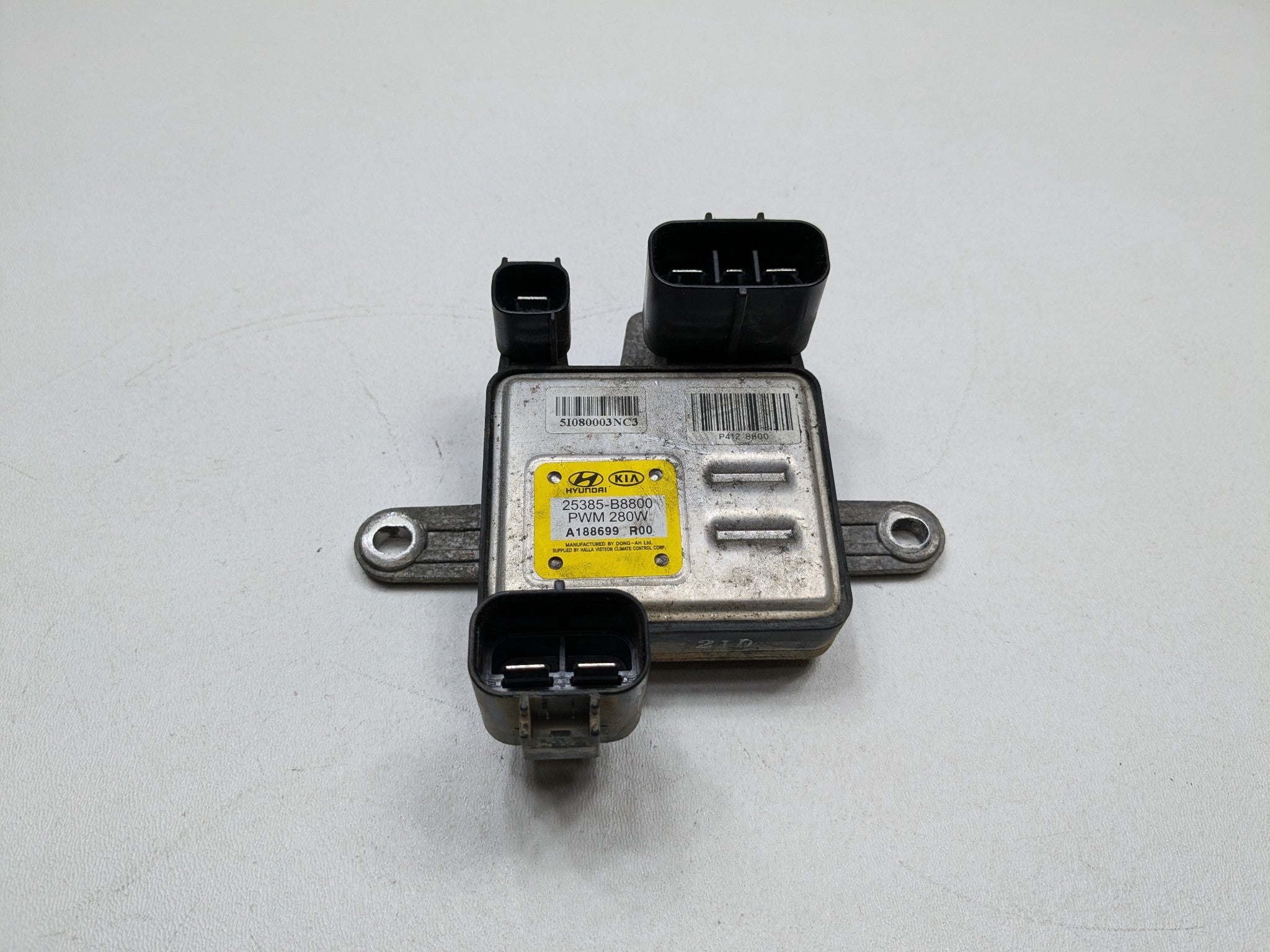 2013 - 2016 HYUNDAI SANTA FE OEM ENGINE COOLING FAN COMPUTER CONTROL MODULE