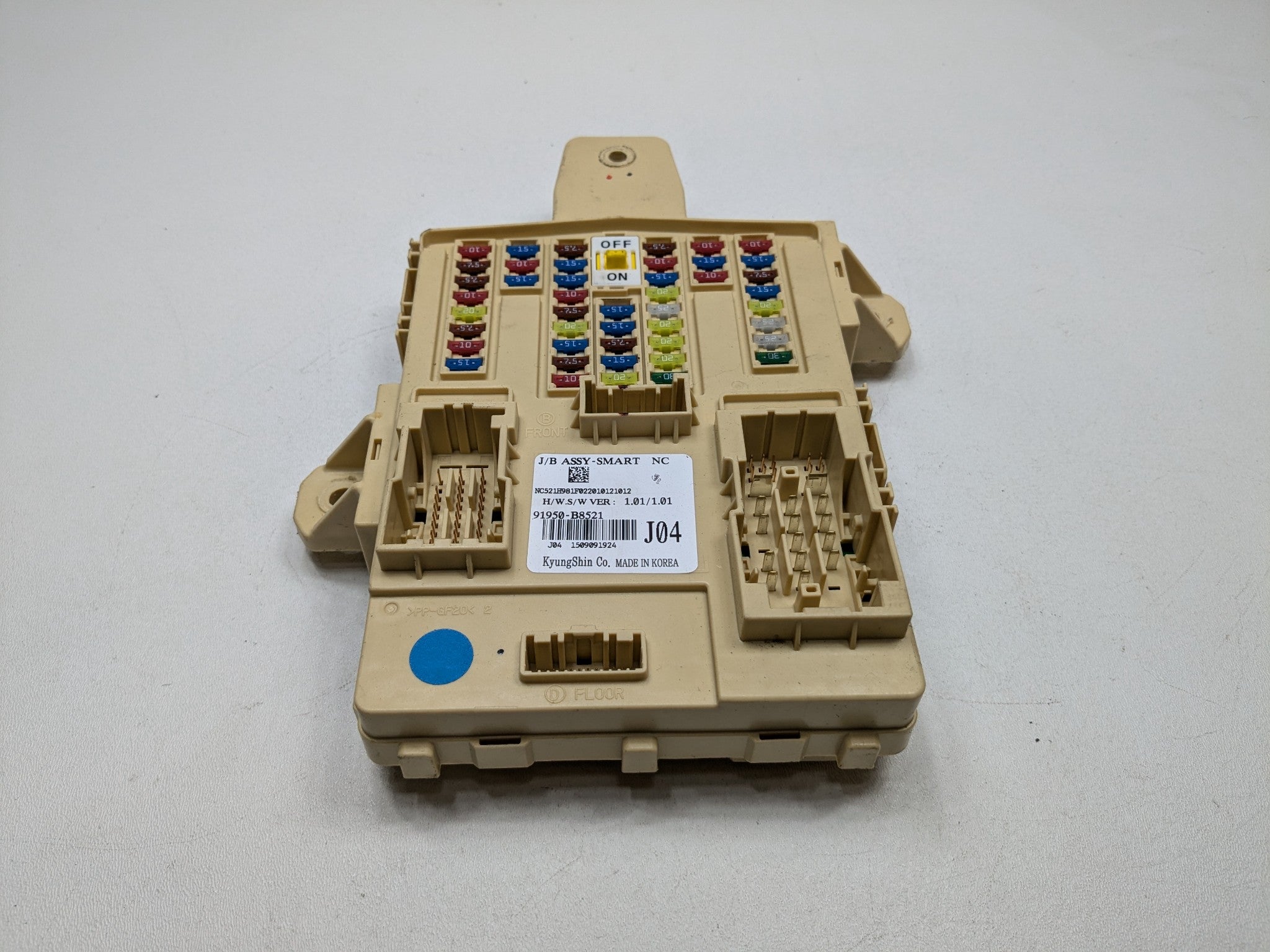 2013 - 2016 HYUNDAI SANTA FE OEM INTERIOR CABIN JUNCTION RELAY FUSE BOX