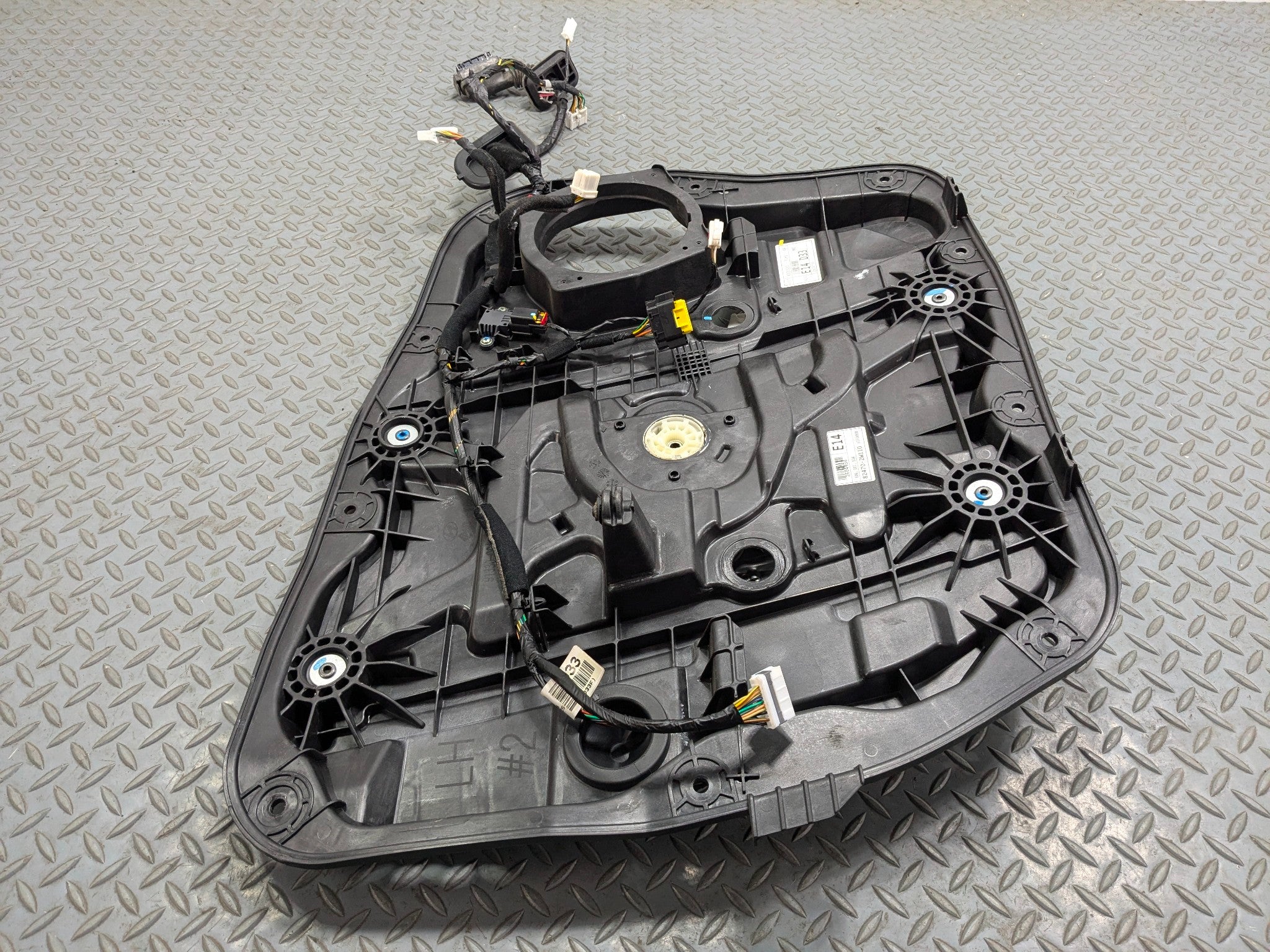 2013 - 2016 HYUNDAI SANTA FE OEM DOOR WINDOW REGUALTOR PANEL FRONT LEFT SIDE