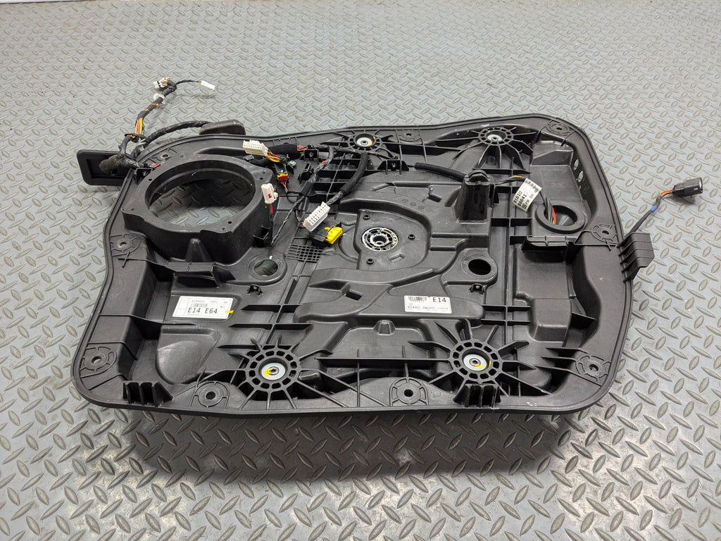 2013 - 2016 HYUNDAI SANTA FE OEM DOOR WINDOW REGUALTOR PANEL FRONT RIGHT SIDE