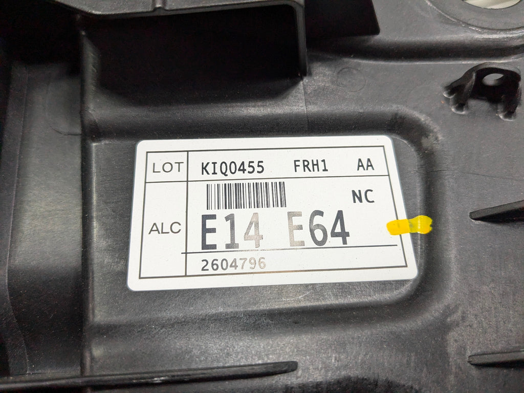 2013 - 2016 HYUNDAI SANTA FE OEM DOOR WINDOW REGUALTOR PANEL FRONT RIGHT SIDE