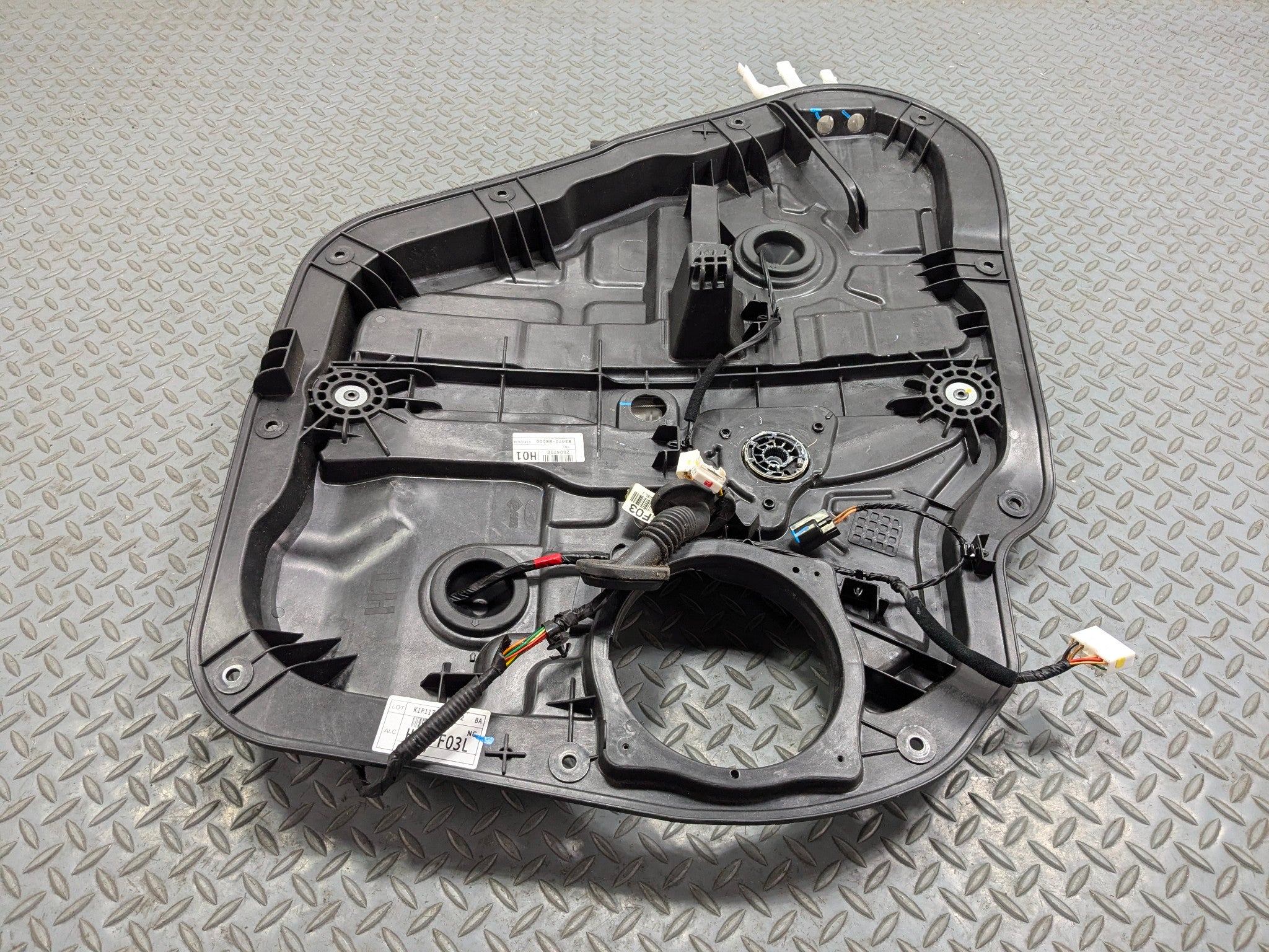 2013 - 2016 HYUNDAI SANTA FE OEM DOOR WINDOW REGUALTOR PANEL REAR LEFT SIDE