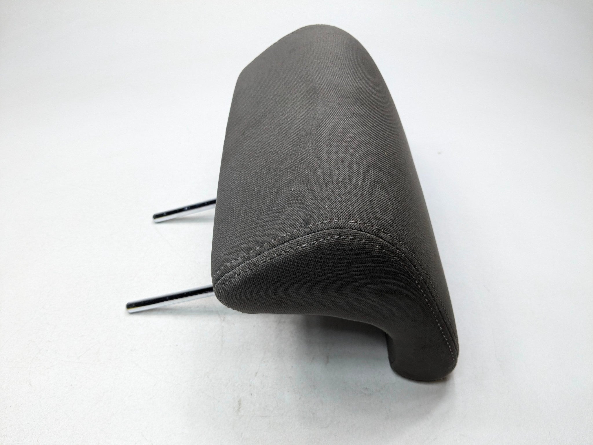 2013 - 2016 HYUNDAI SANTA FE OEM SEAT HEADREST GRAY CLOTH REAR CENTER