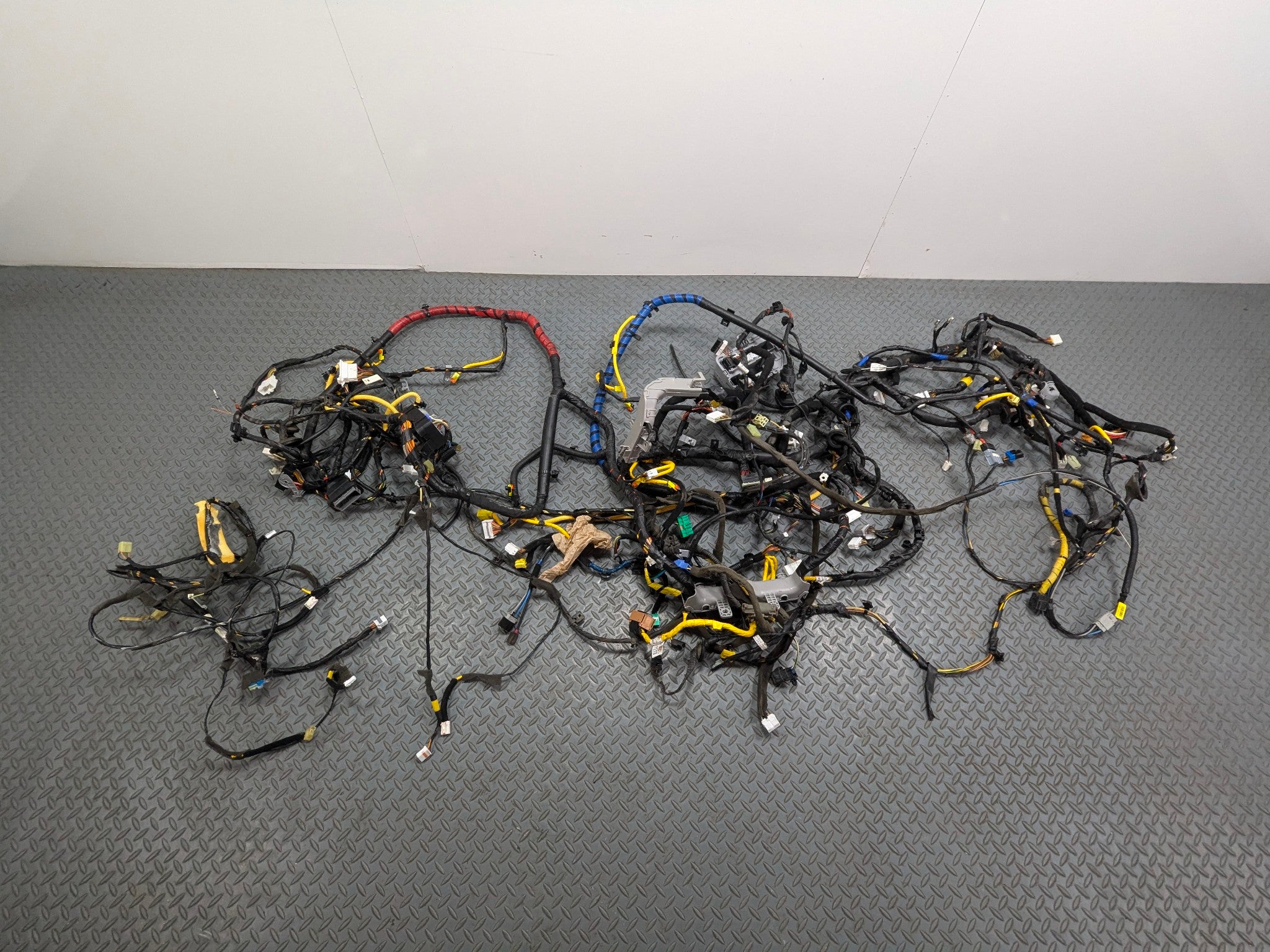 2013 - 2016 HYUNDAI SANTA FE OEM INTERIOR BODY WIRE HARNESS CABLE AND CONNECTOR